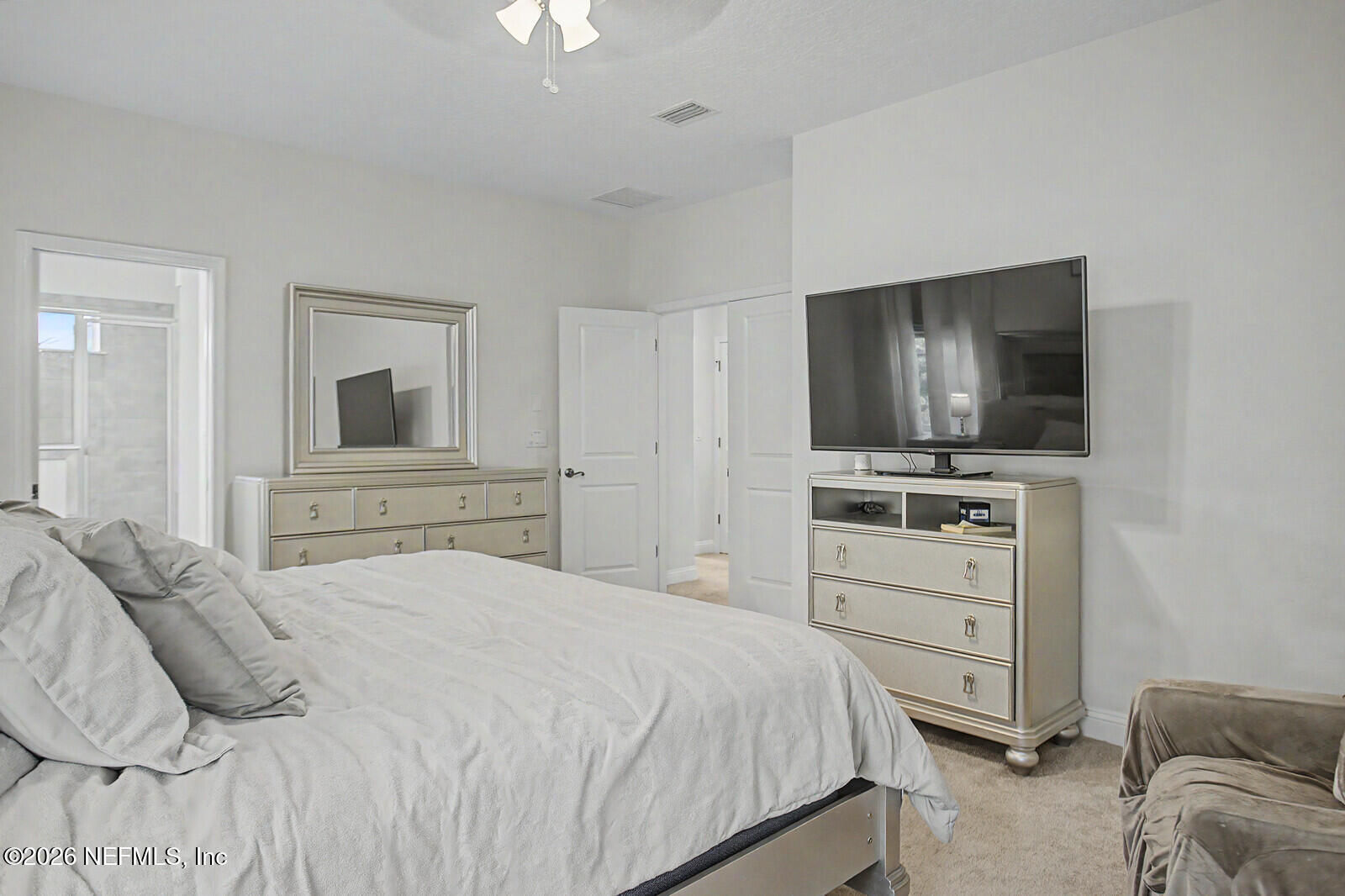 118 VISTA LAKE Circle