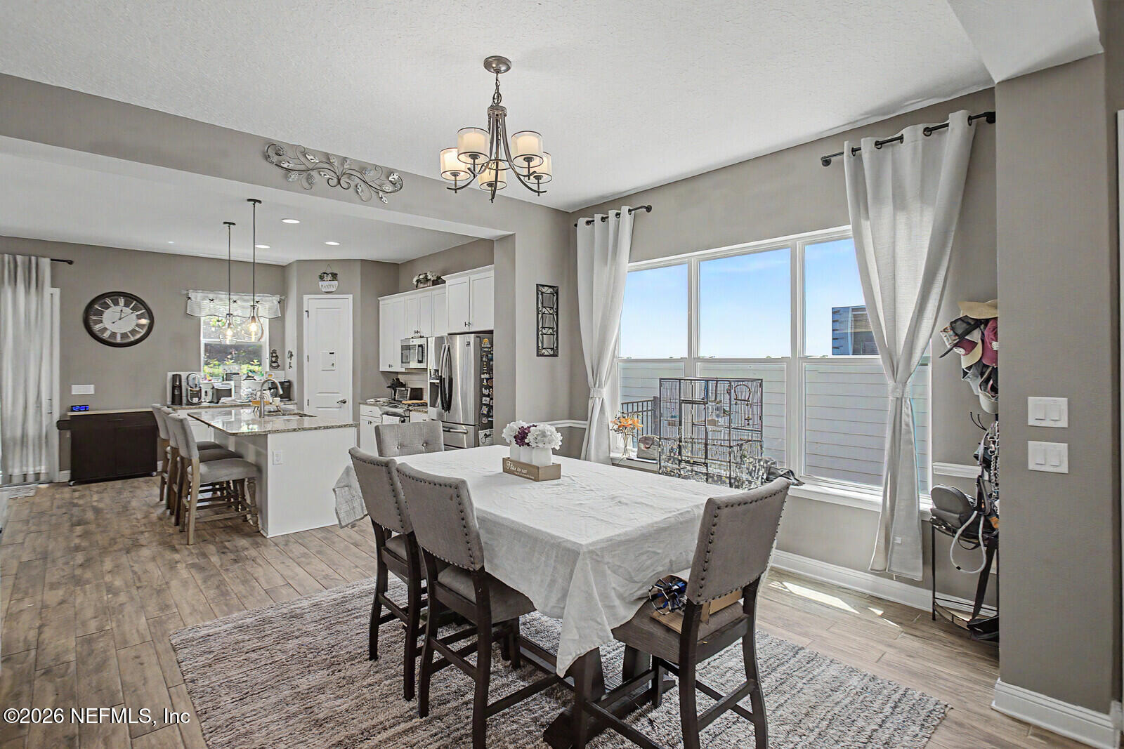118 VISTA LAKE Circle