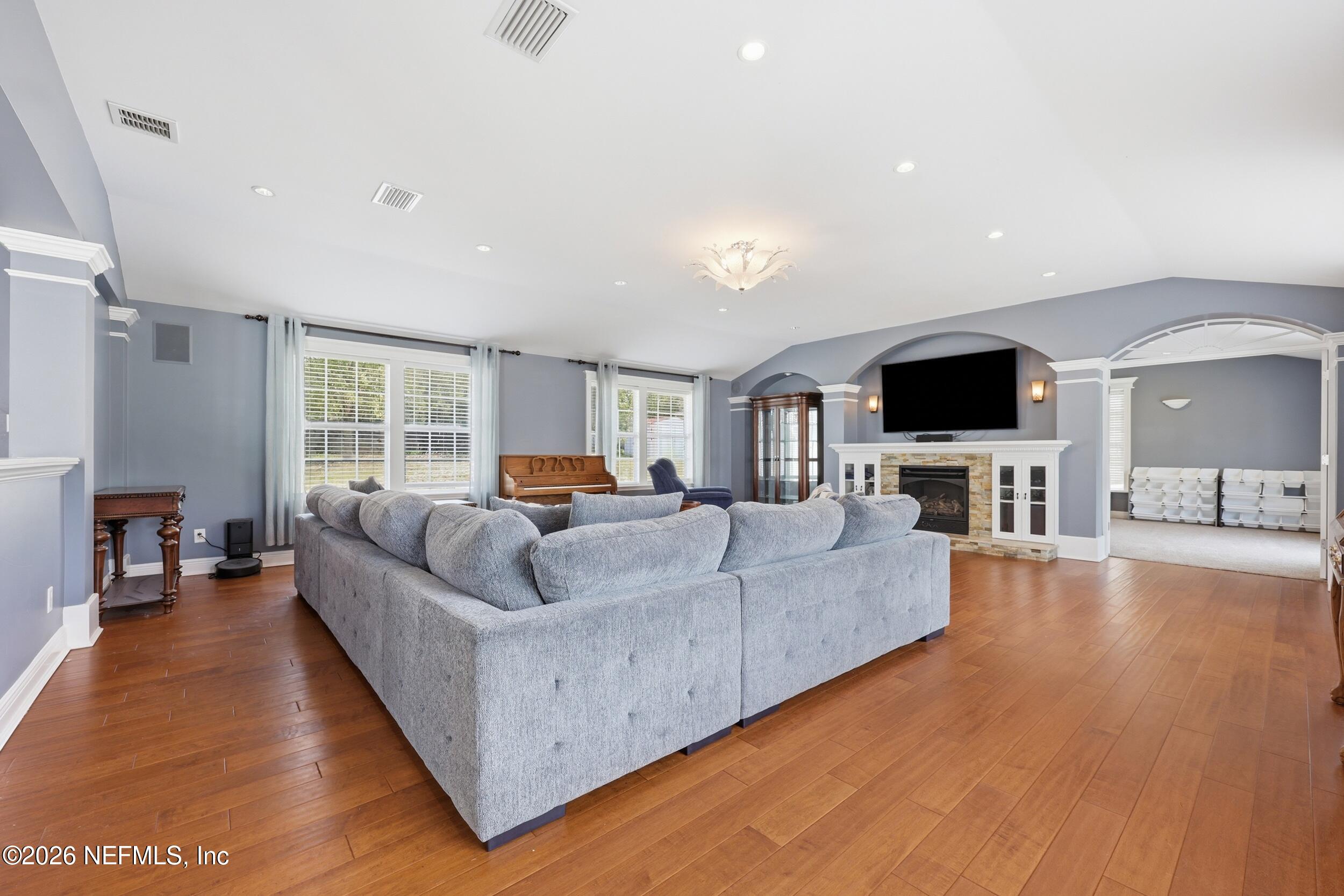 7645 OAK FOREST Road