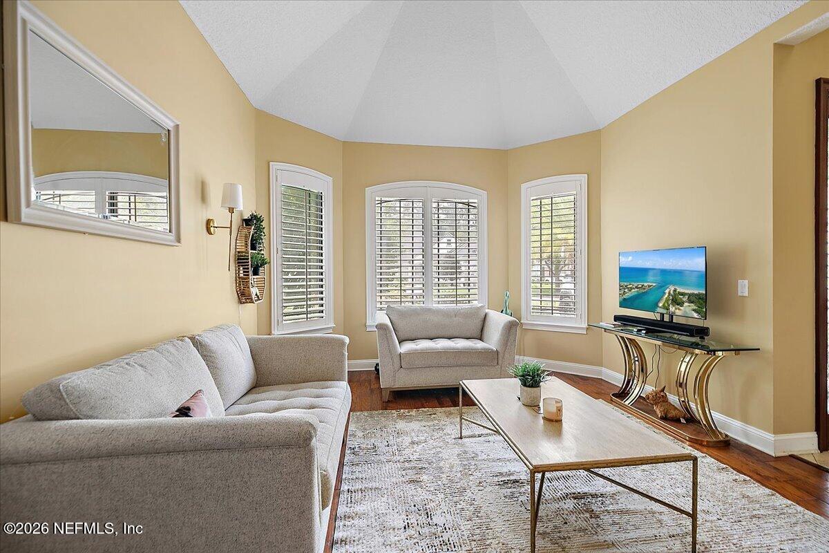 256 FOREST Boulevard, St. Johns
