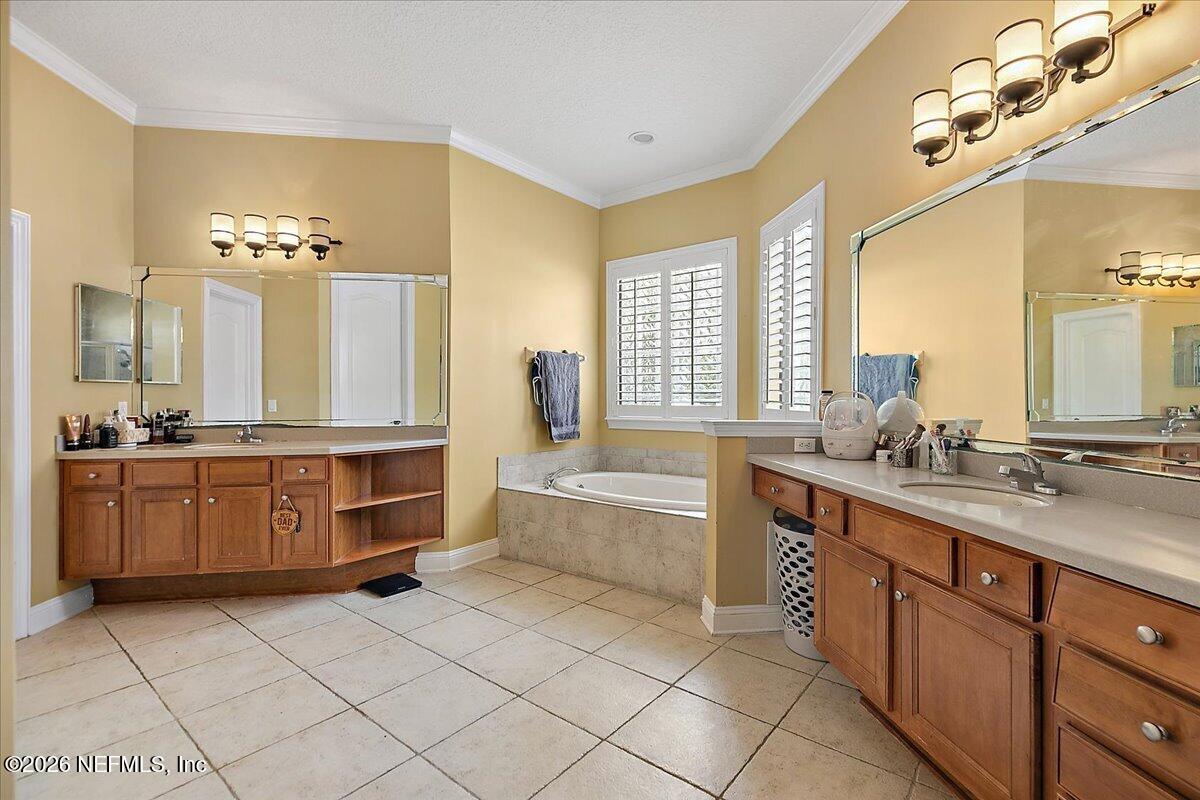 256 FOREST Boulevard, St. Johns
