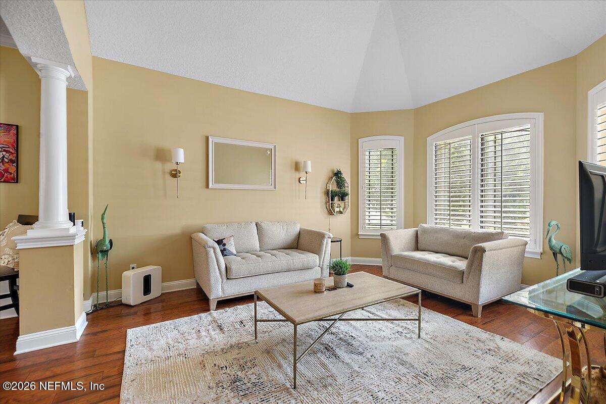 256 FOREST Boulevard, St. Johns