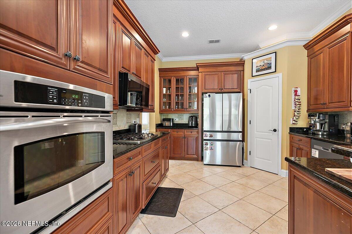 256 FOREST Boulevard, St. Johns