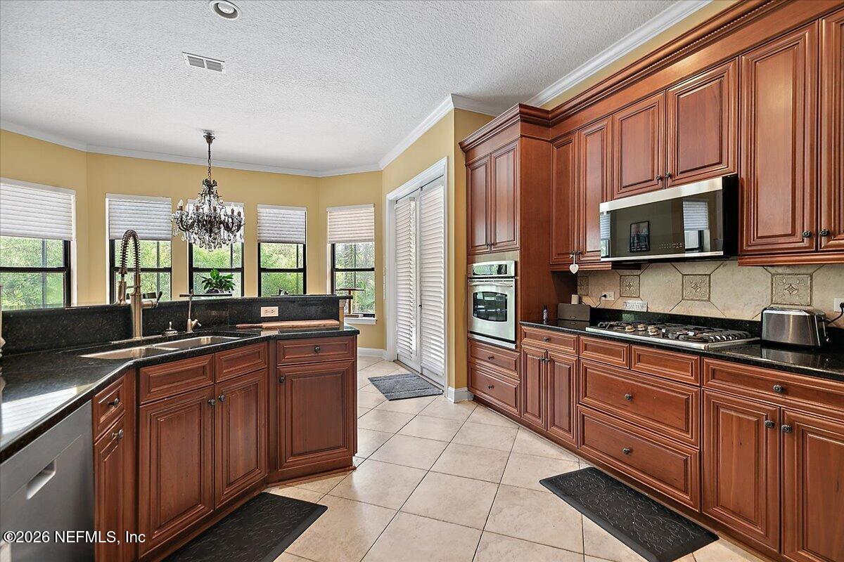 256 FOREST Boulevard, St. Johns