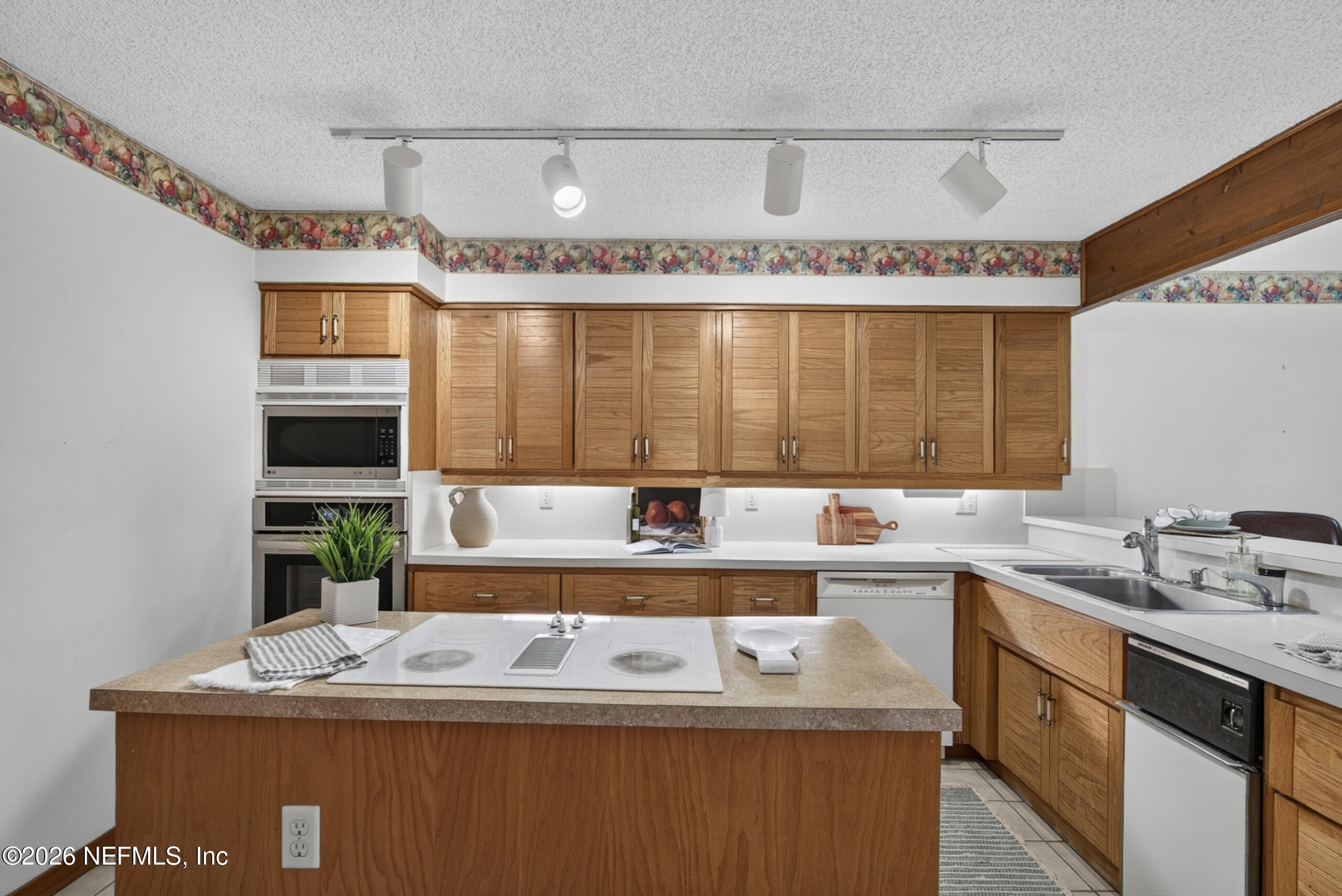 10990 CREEKVIEW Drive