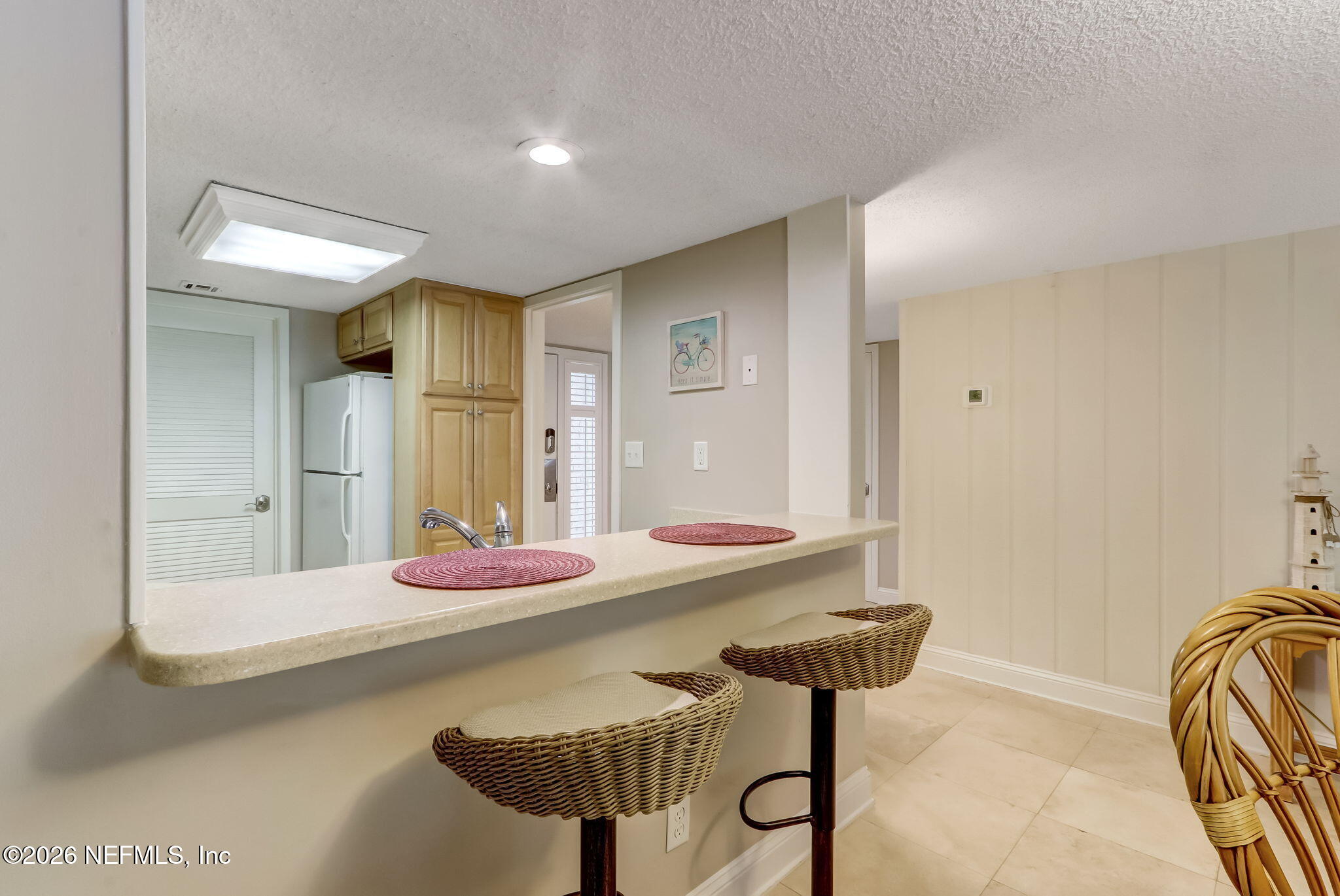 2122 BEACH WOOD Road