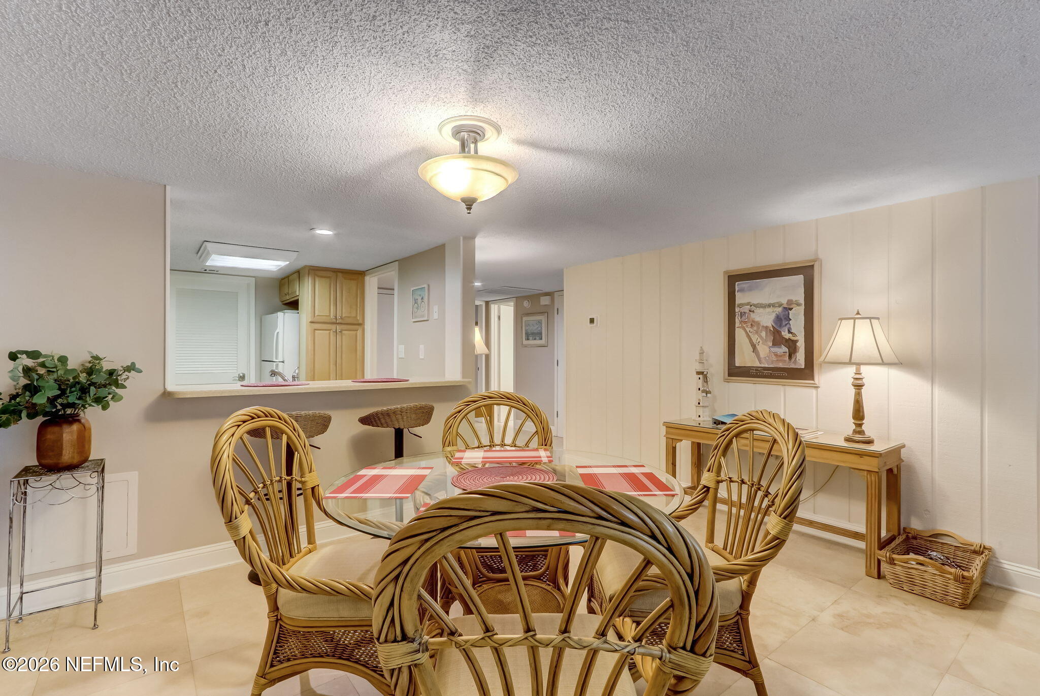 2122 BEACH WOOD Road