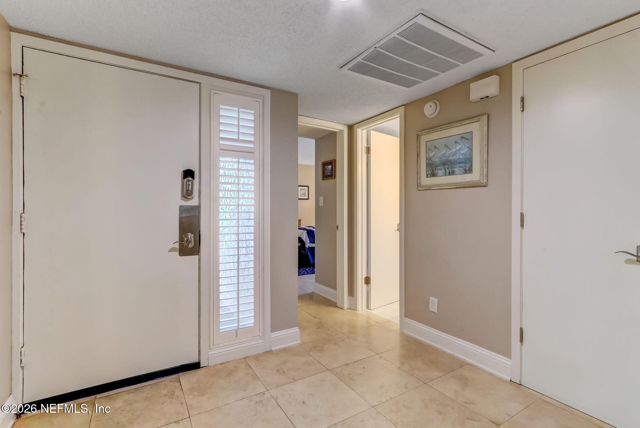 2122 BEACH WOOD Road