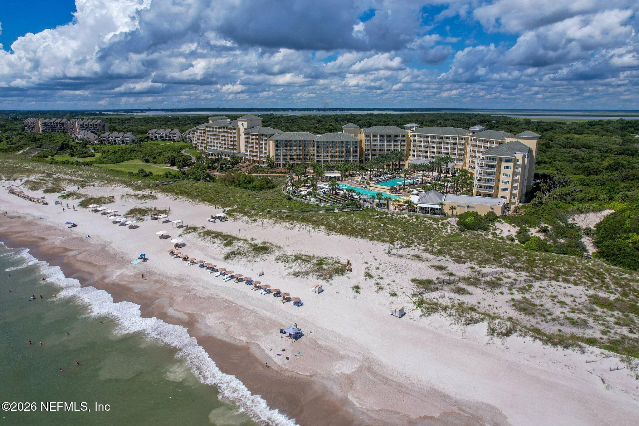 2122 BEACH WOOD Road