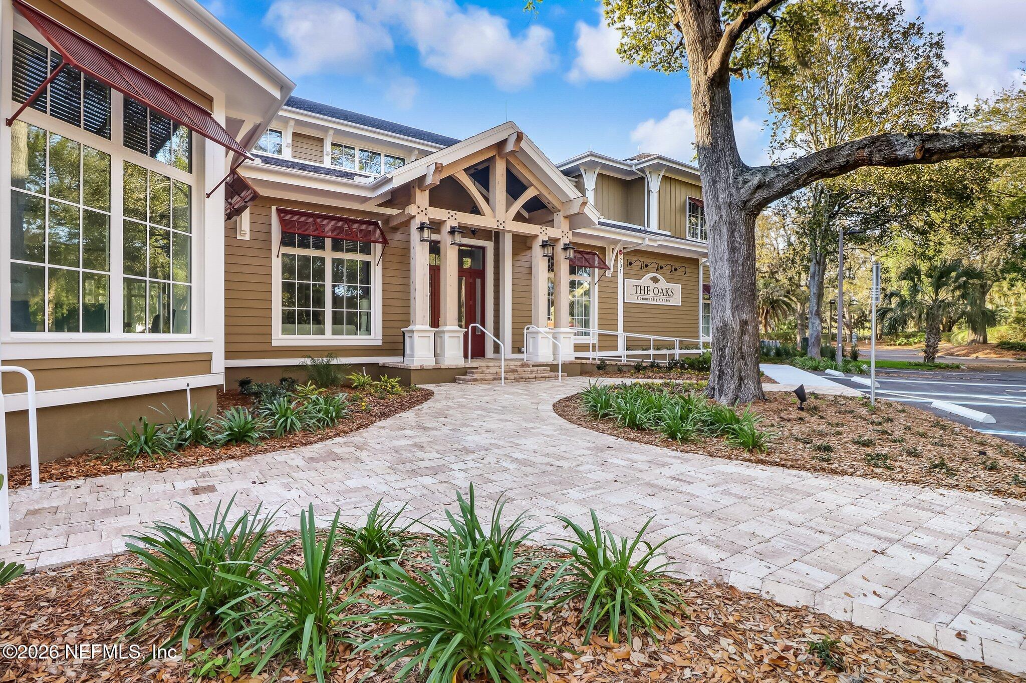 2122 BEACH WOOD Road