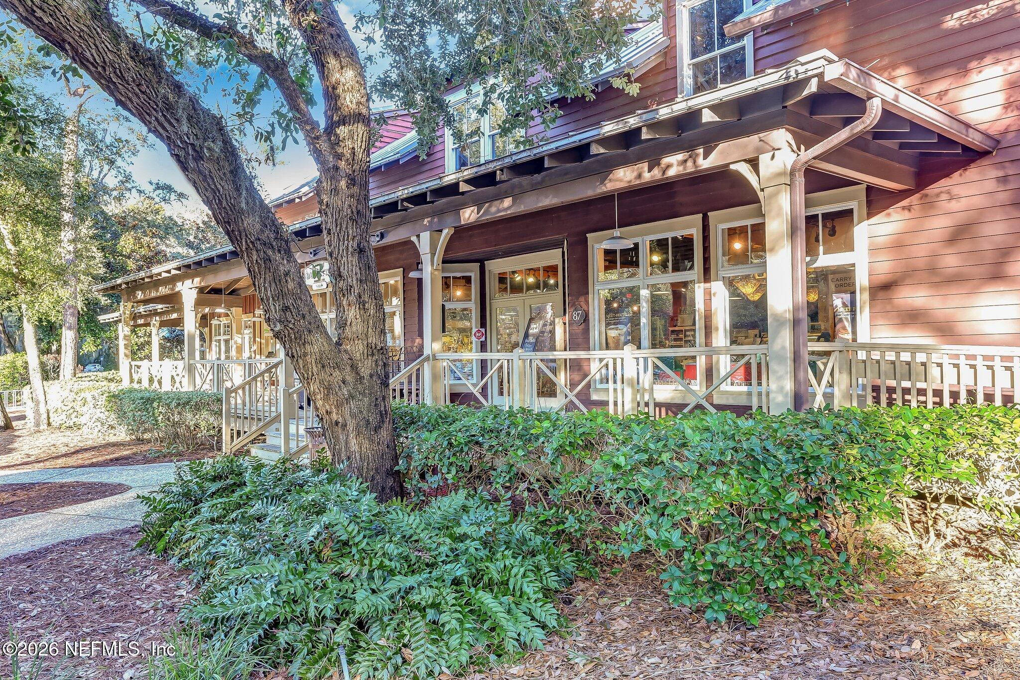 2122 BEACH WOOD Road