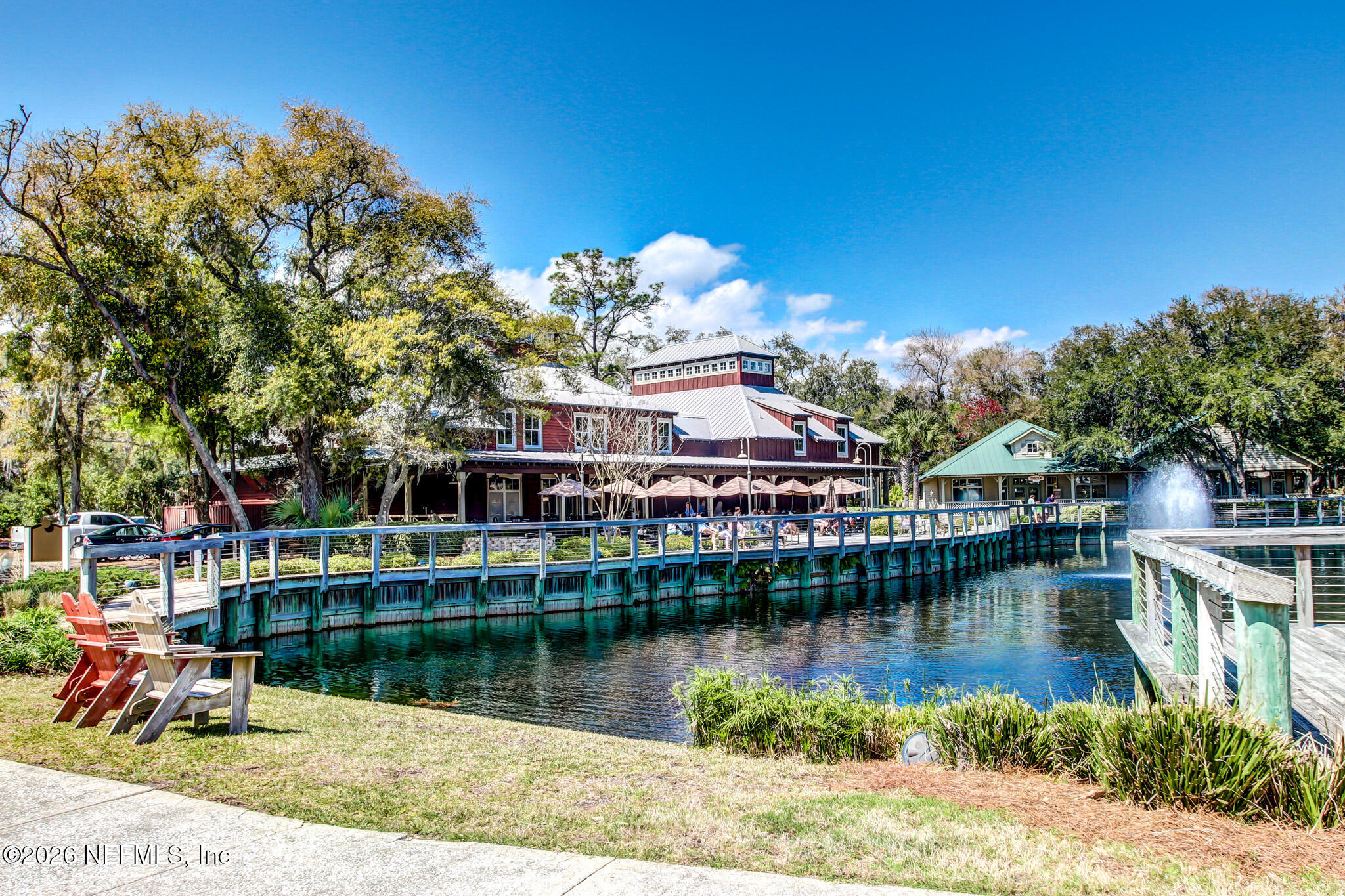 2122 BEACH WOOD Road
