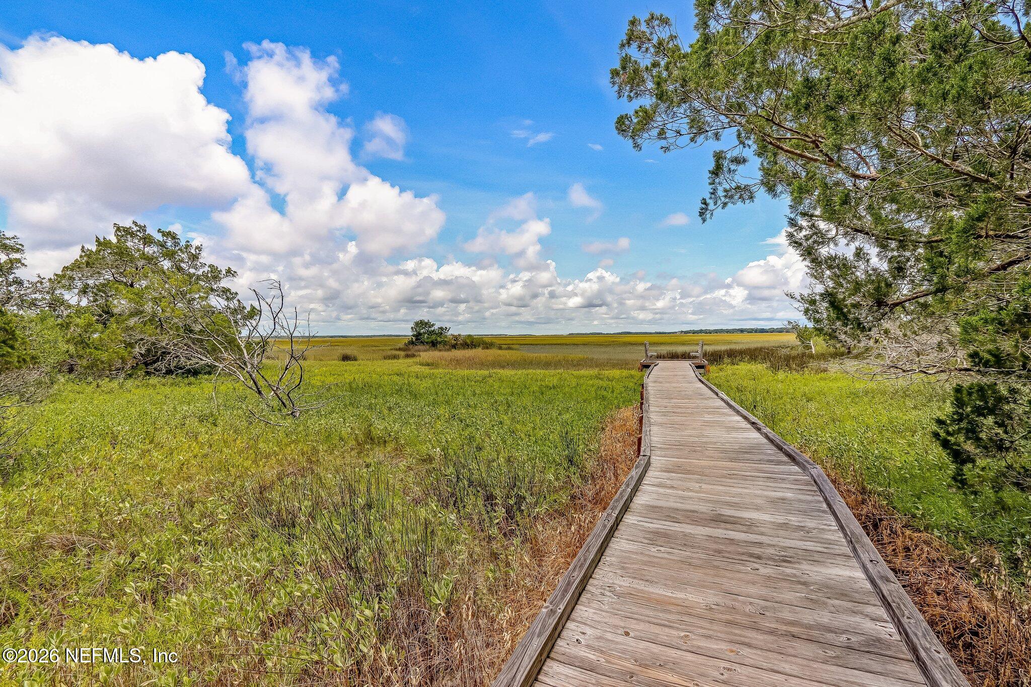 2122 BEACH WOOD Road