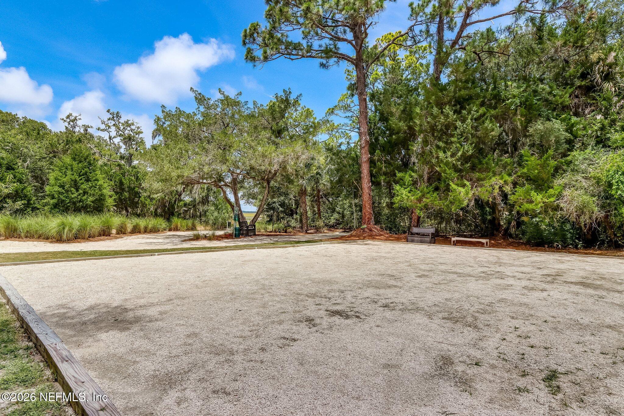 2122 BEACH WOOD Road