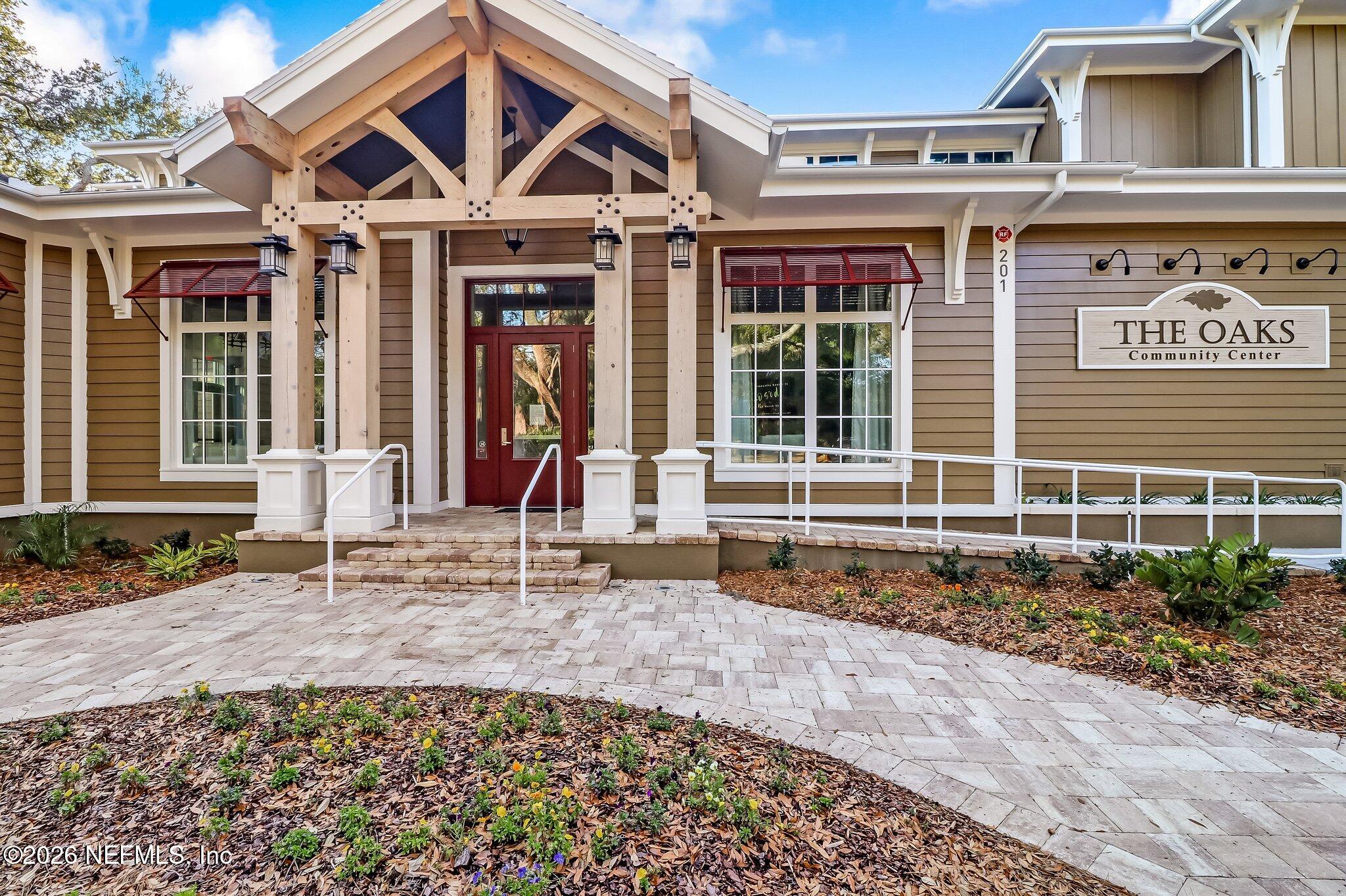 2122 BEACH WOOD Road