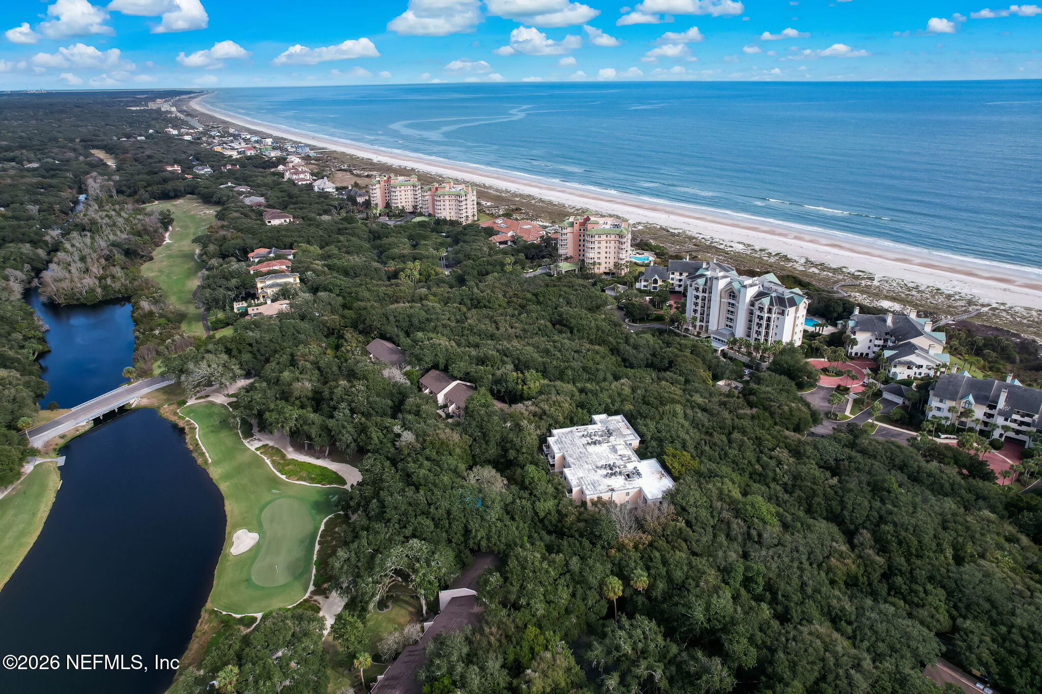 2122 BEACH WOOD Road