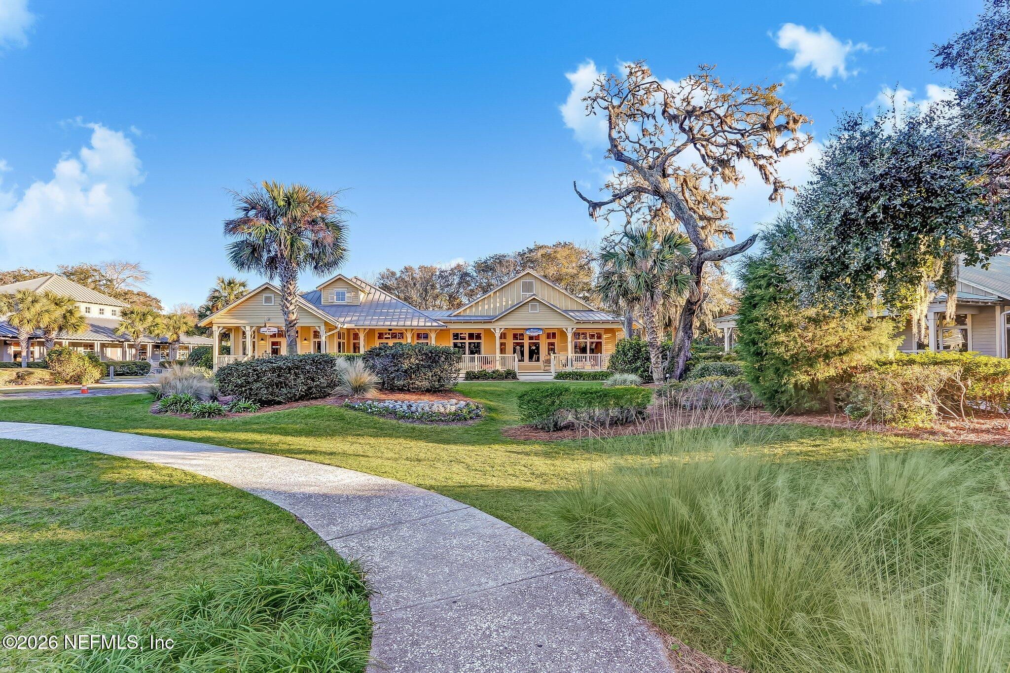 2122 BEACH WOOD Road