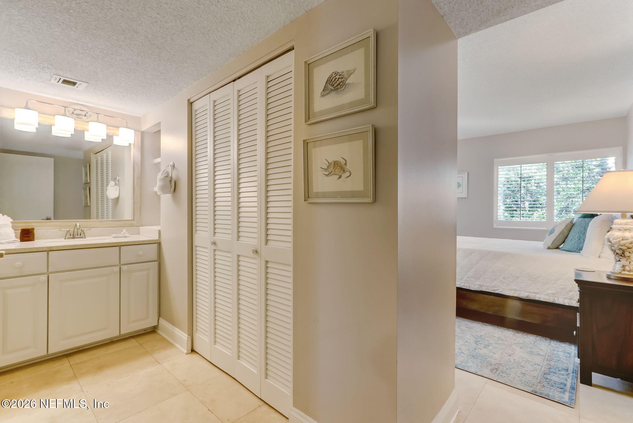 2122 BEACH WOOD Road