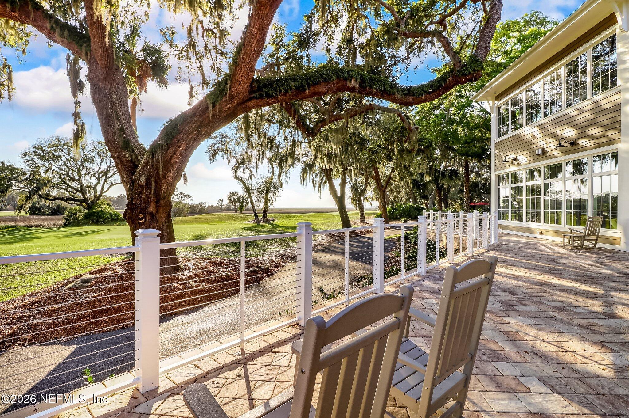 2122 BEACH WOOD Road