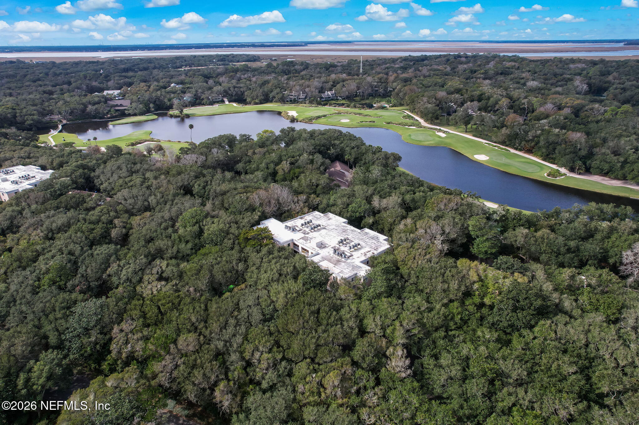 2122 BEACH WOOD Road