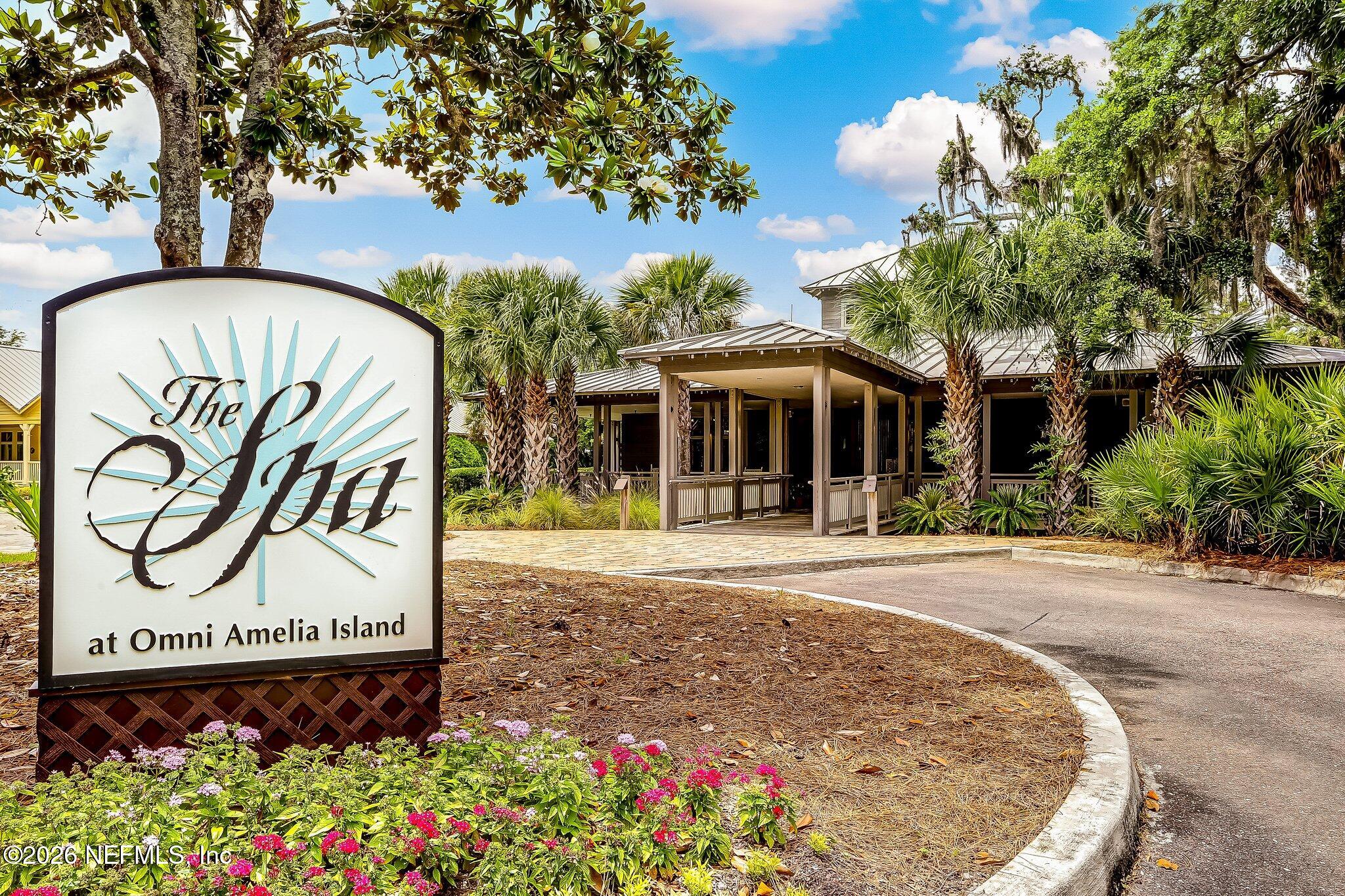 2122 BEACH WOOD Road