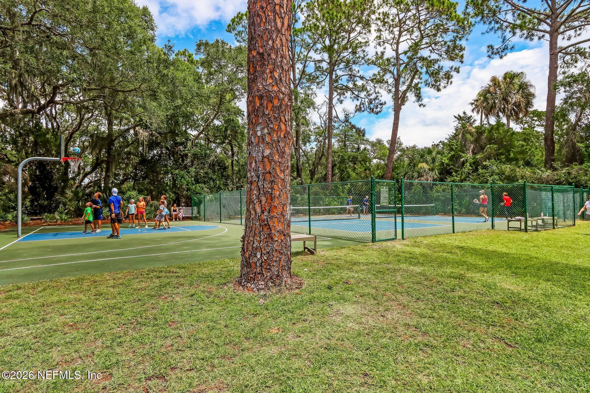 2122 BEACH WOOD Road