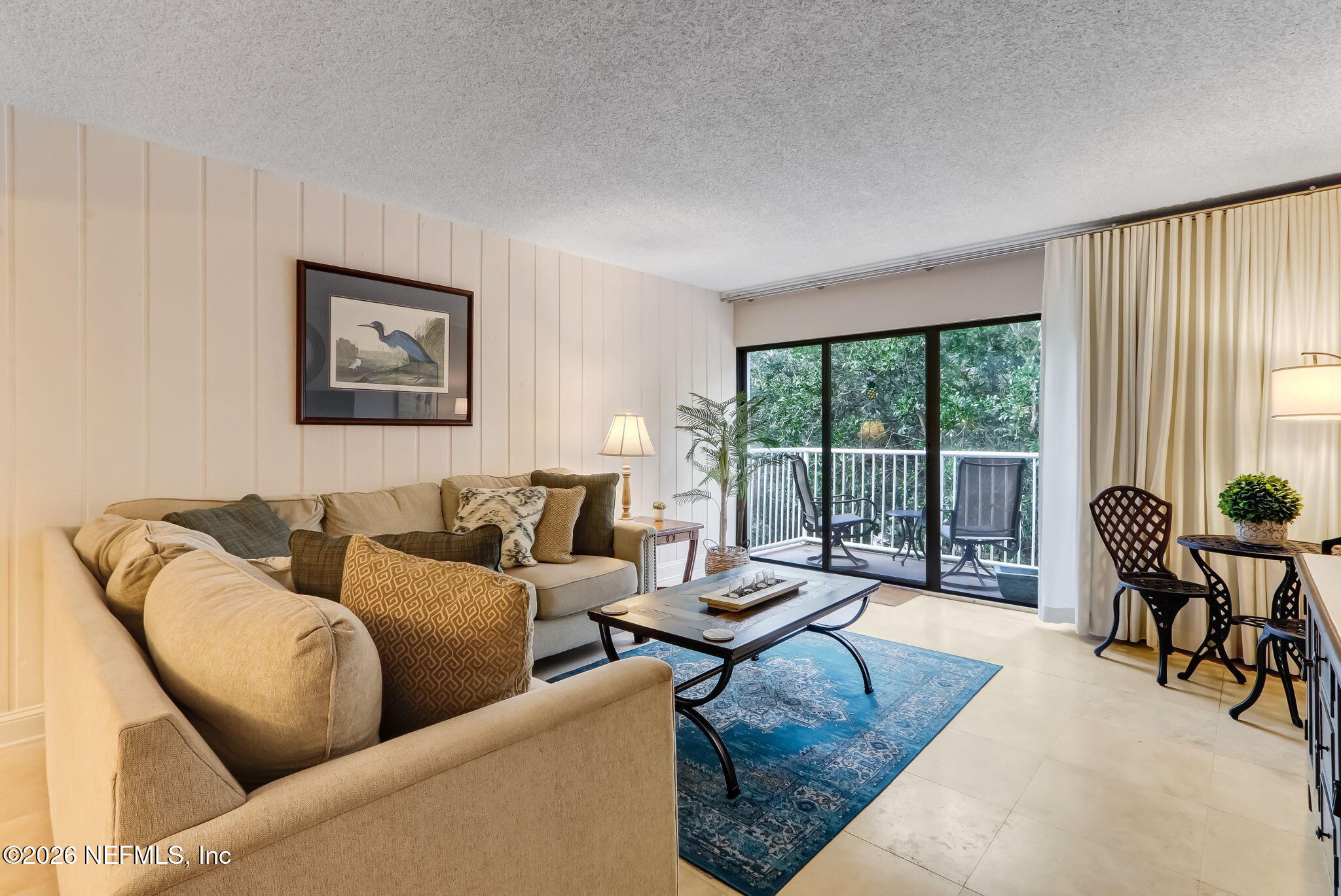 2122 BEACH WOOD Road