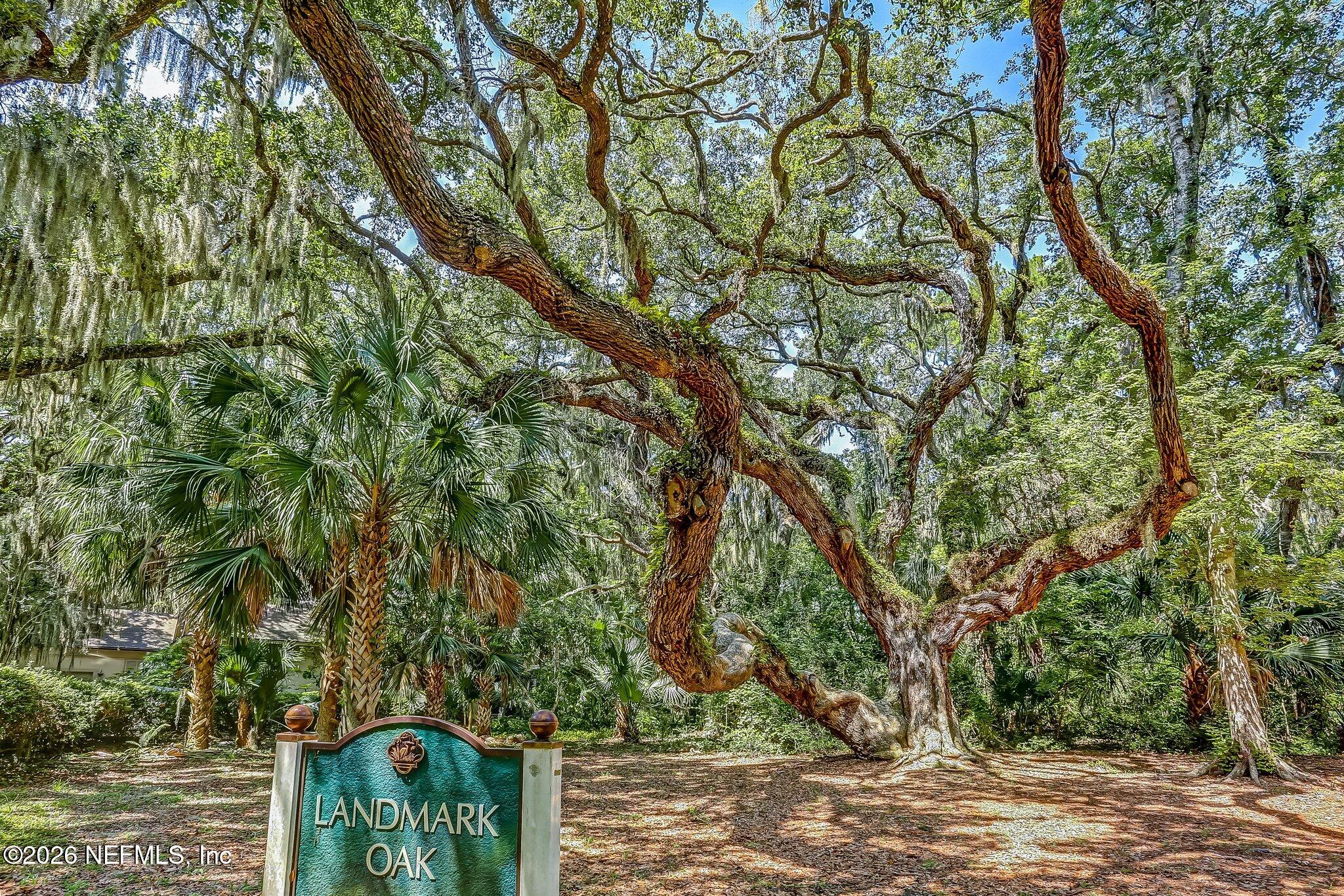 2122 BEACH WOOD Road