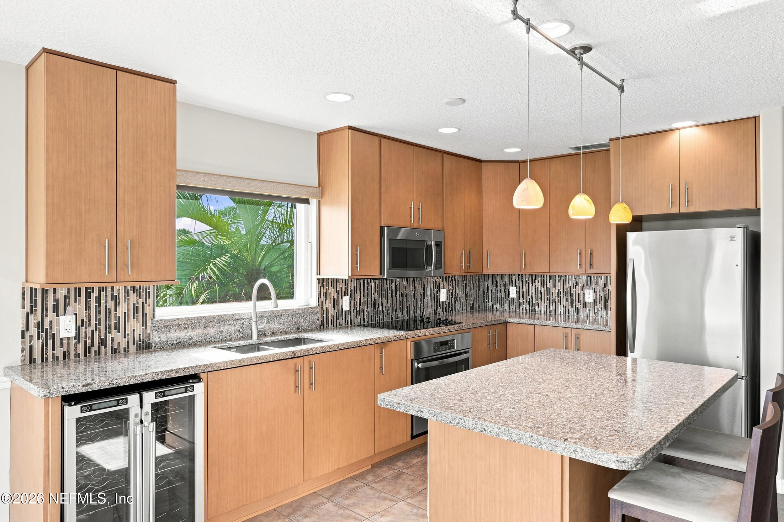 342 N 12TH Street