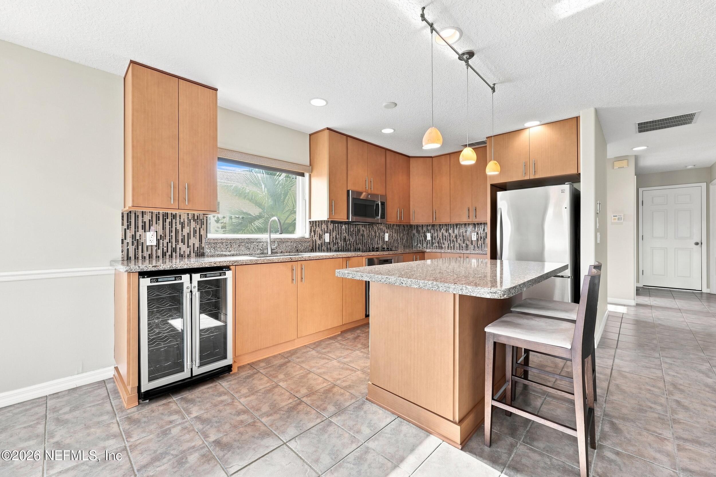 342 N 12TH Street