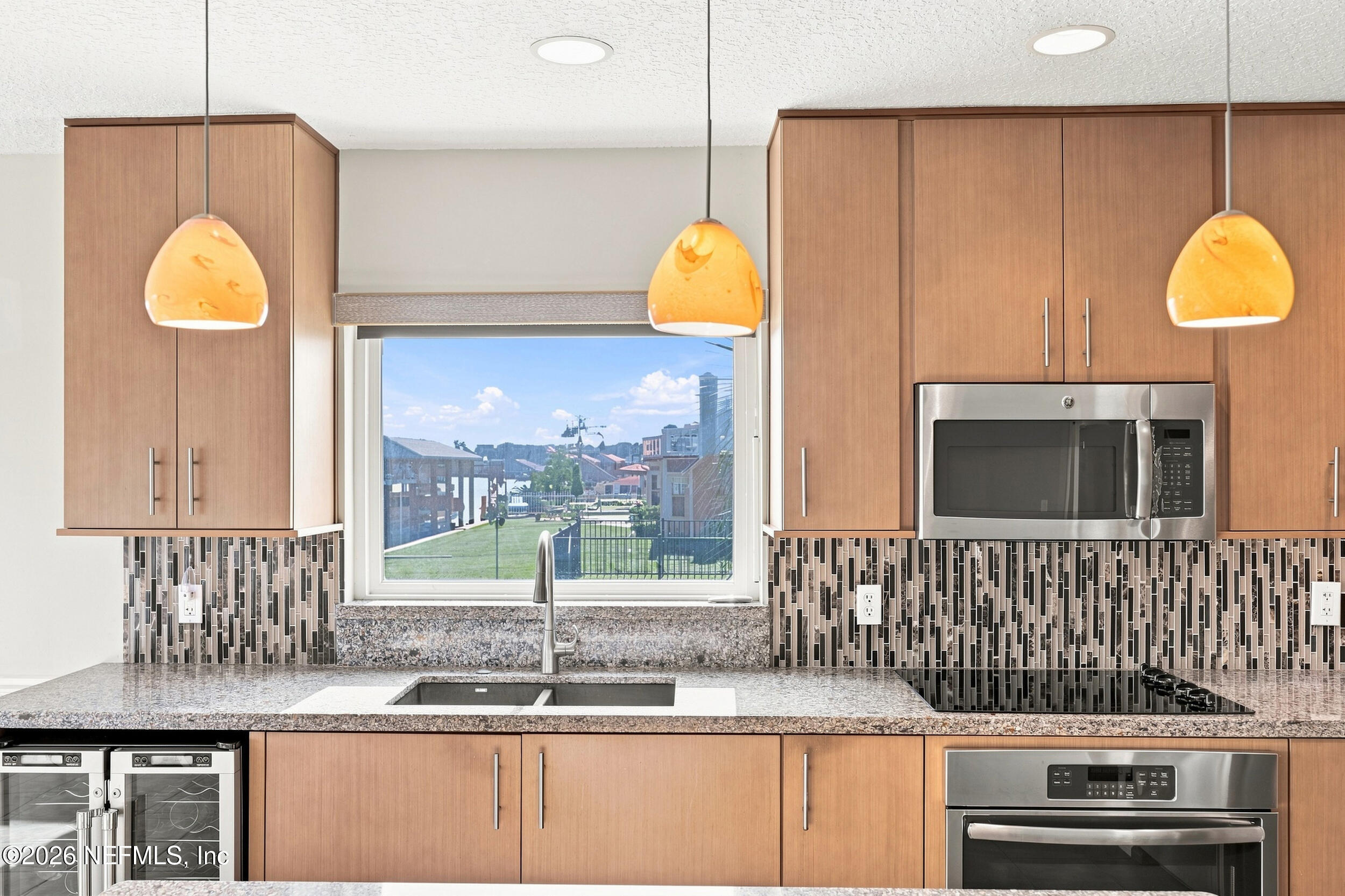 342 N 12TH Street