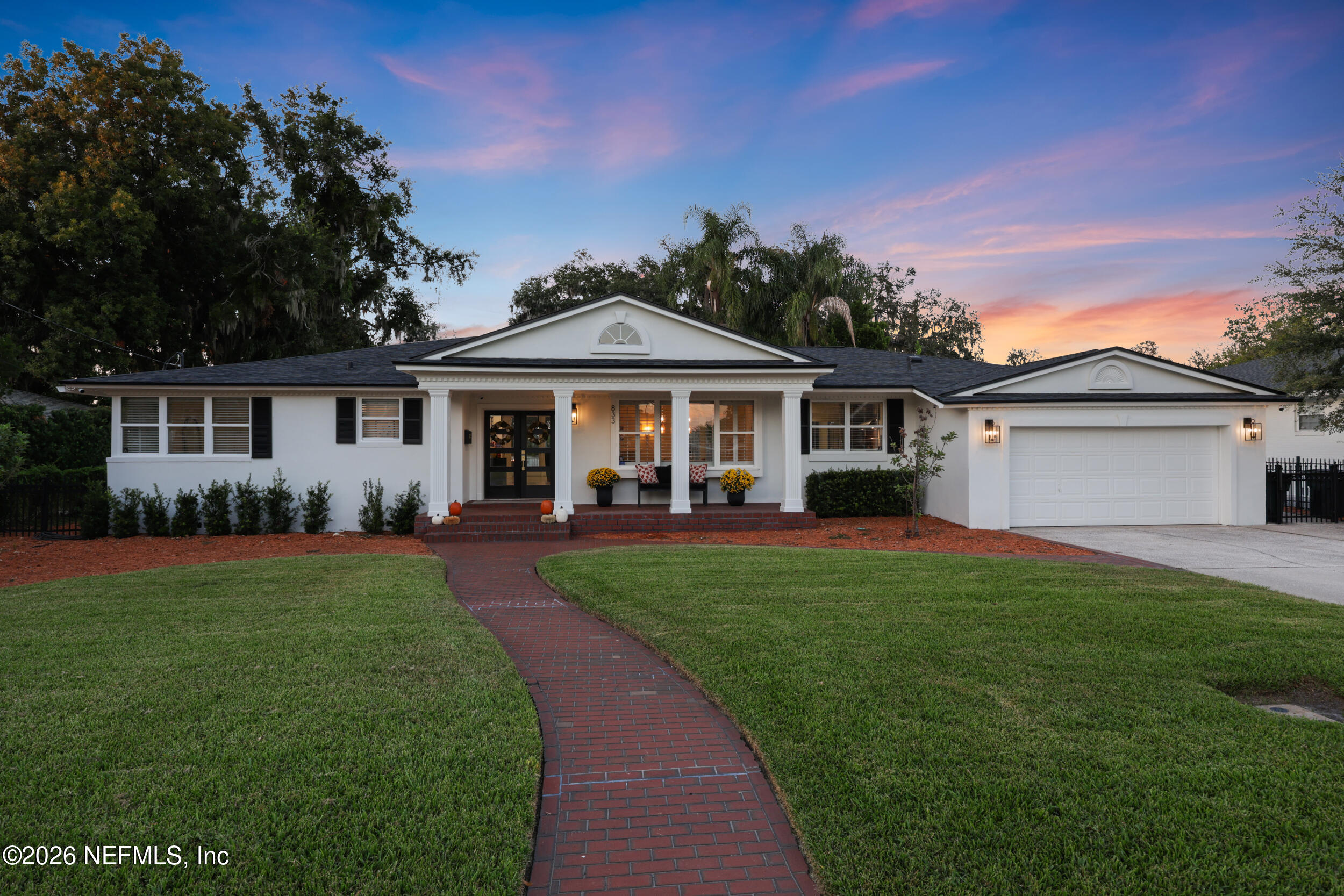 833 WATERMAN Road N