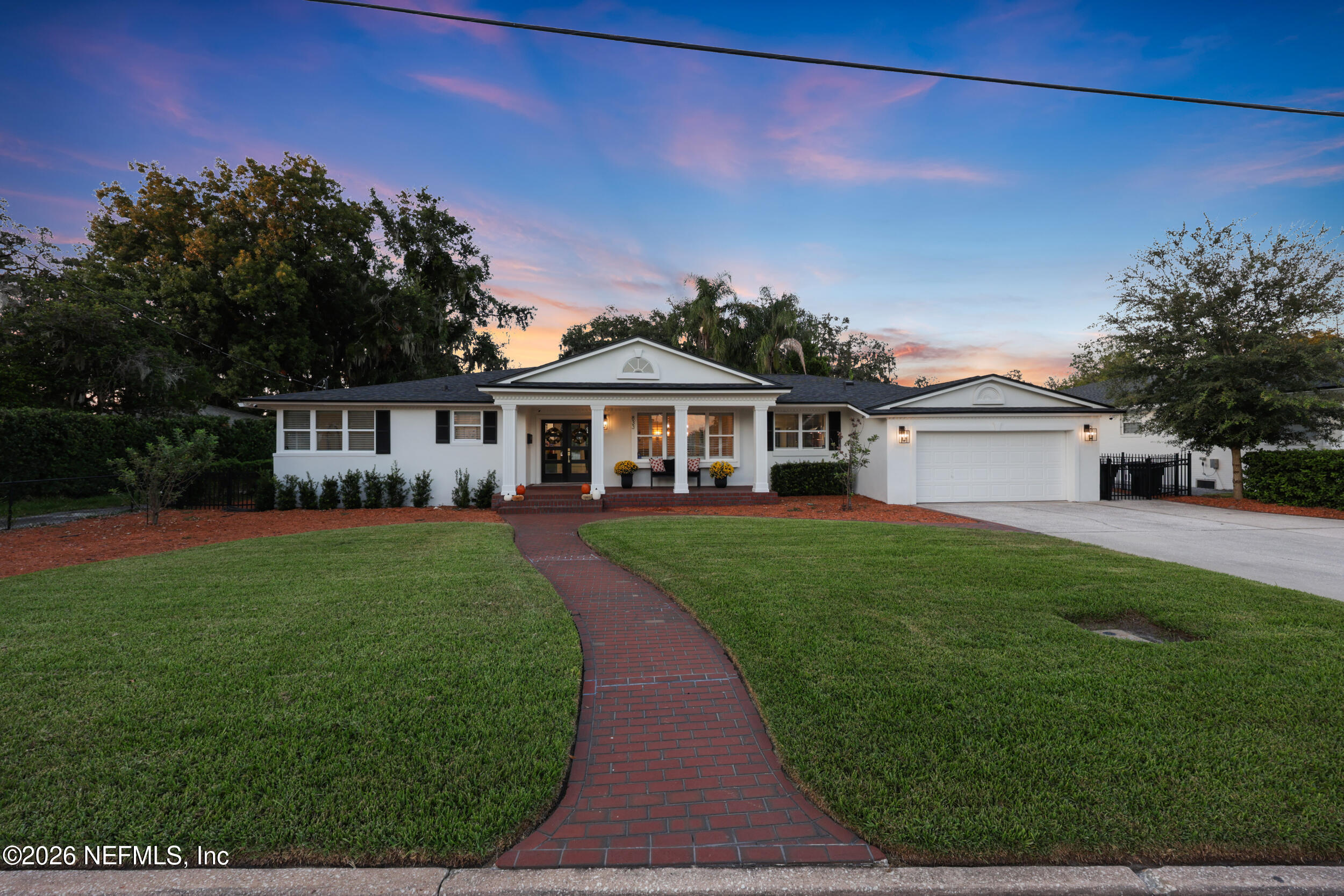 833 WATERMAN Road N