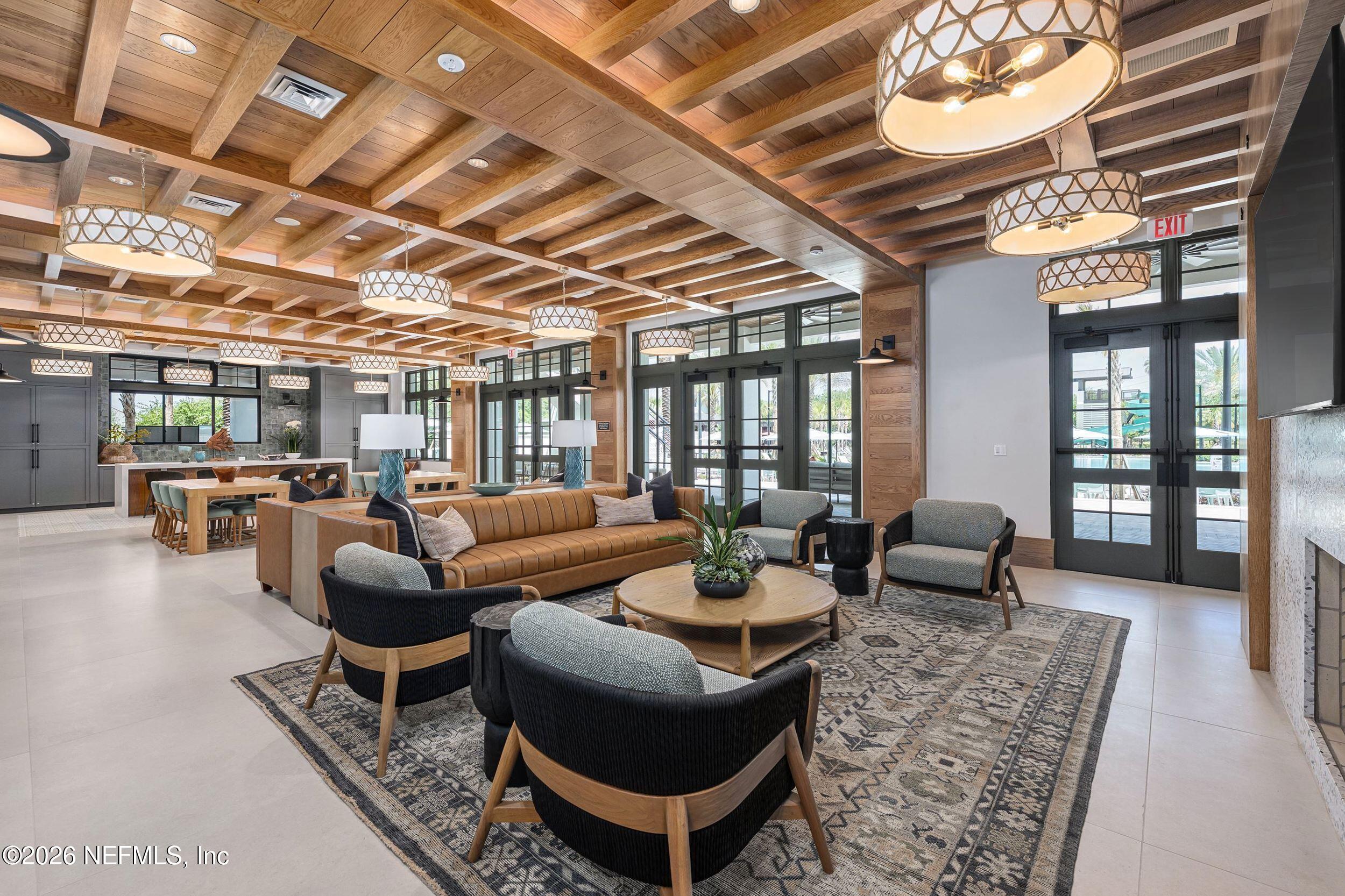 616 E TROPICAL Trace, St. Johns