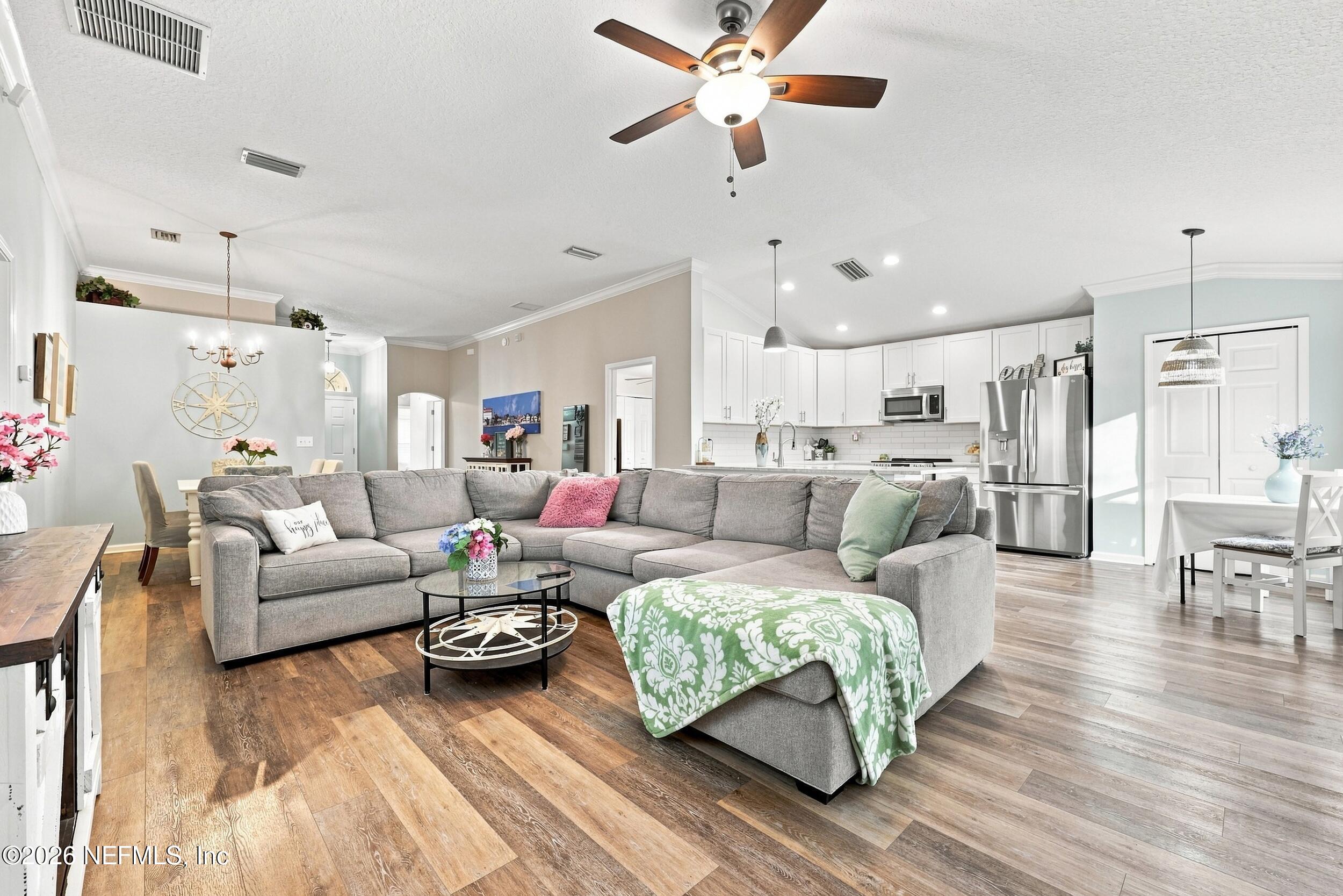 616 E TROPICAL Trace, St. Johns