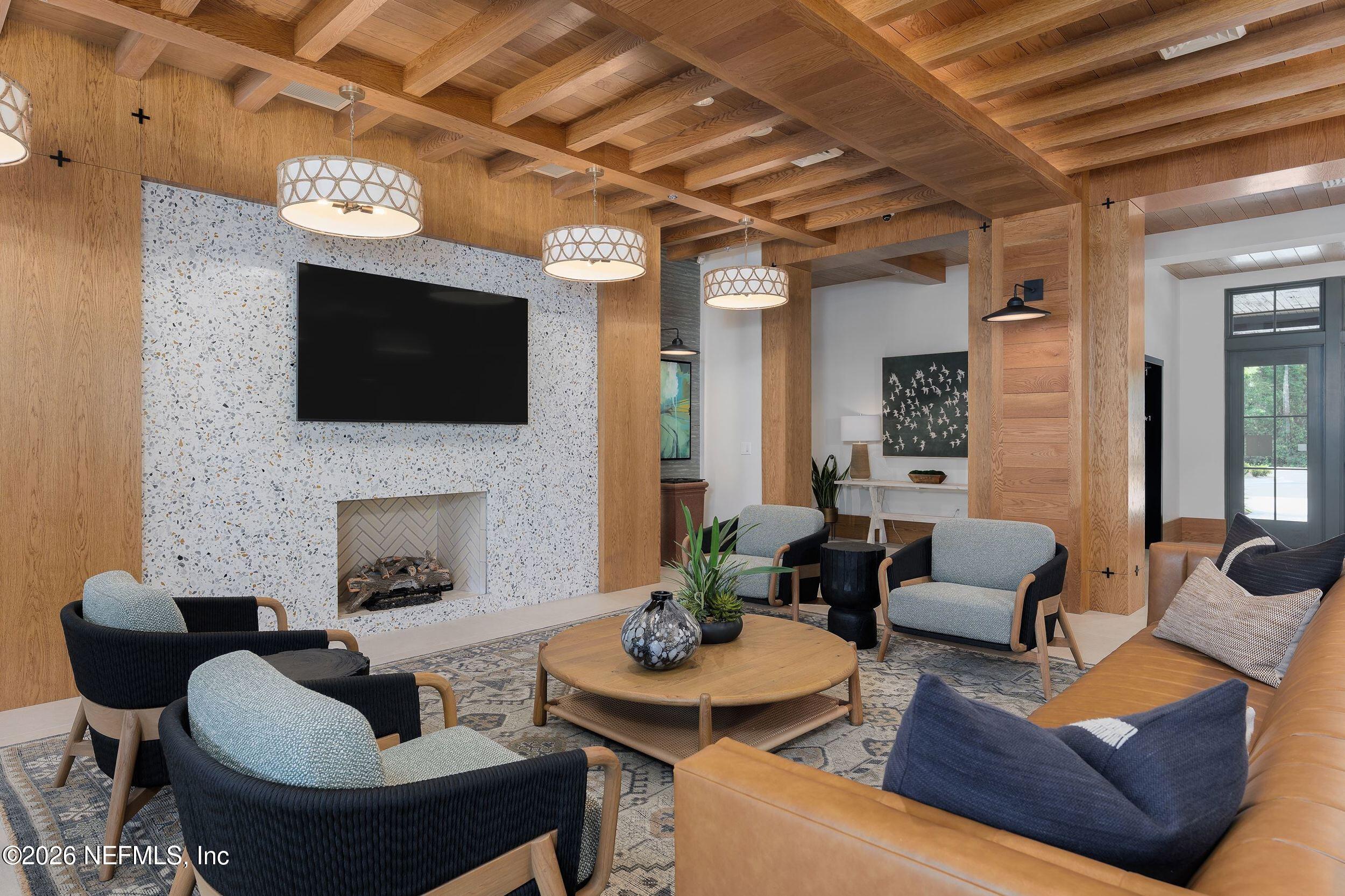616 E TROPICAL Trace, St. Johns