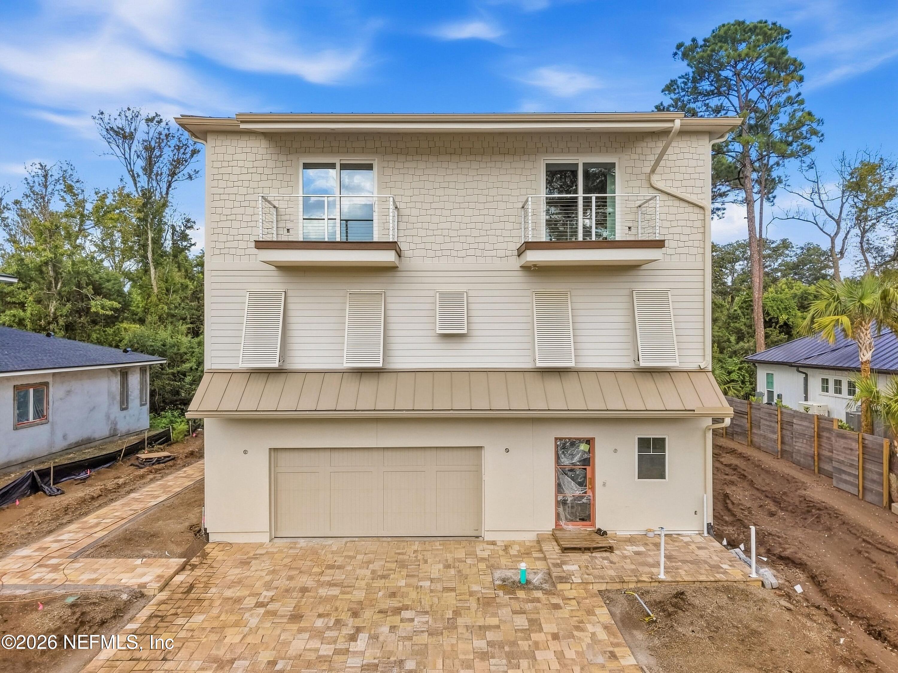 1329 ESTRELA Lane