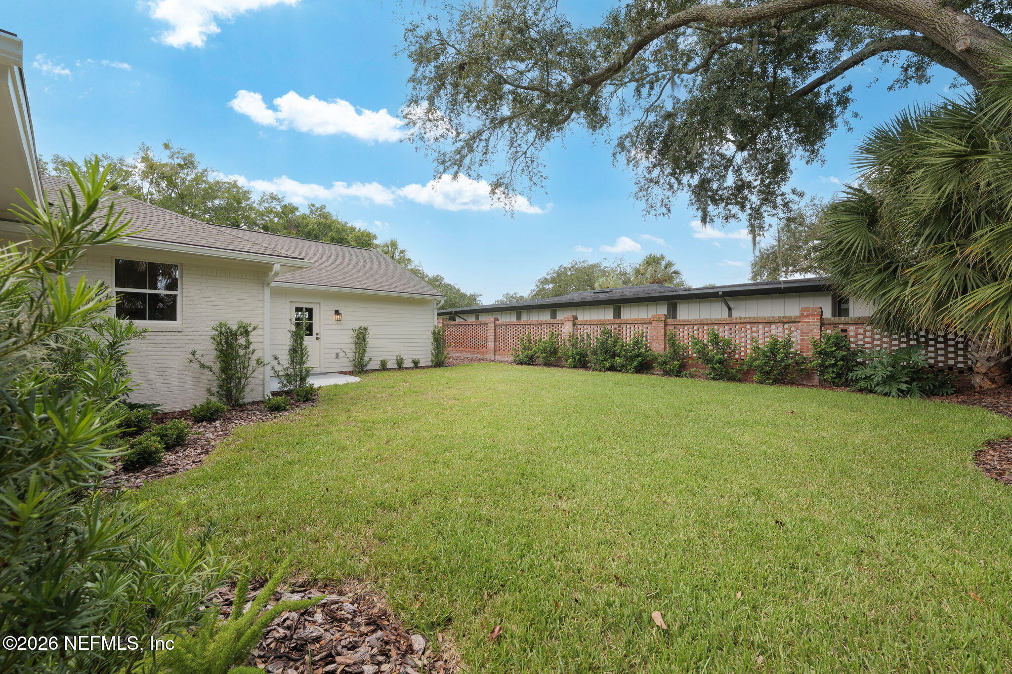 4275 POINT LA VISTA Road W