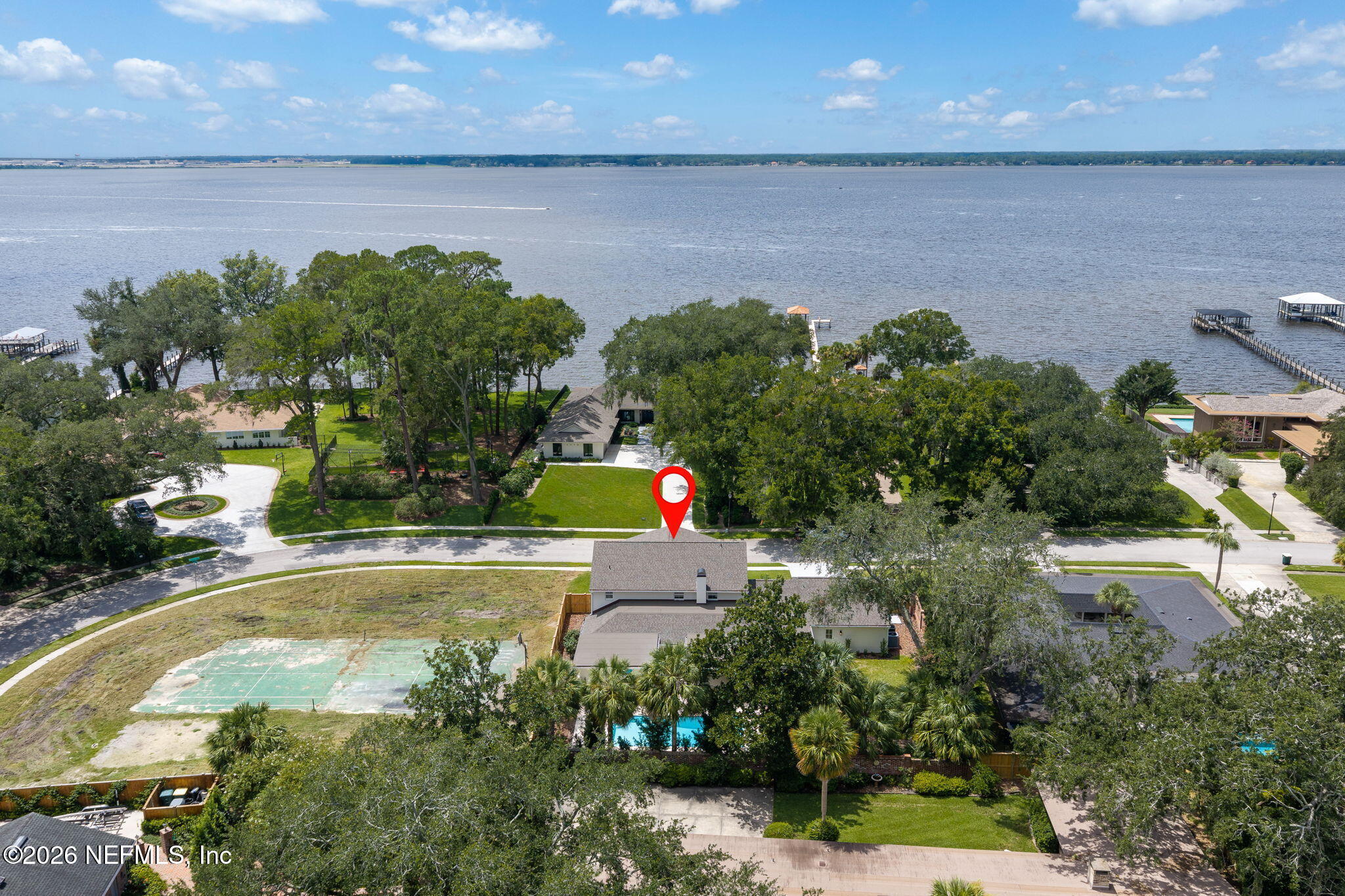 4275 POINT LA VISTA Road W