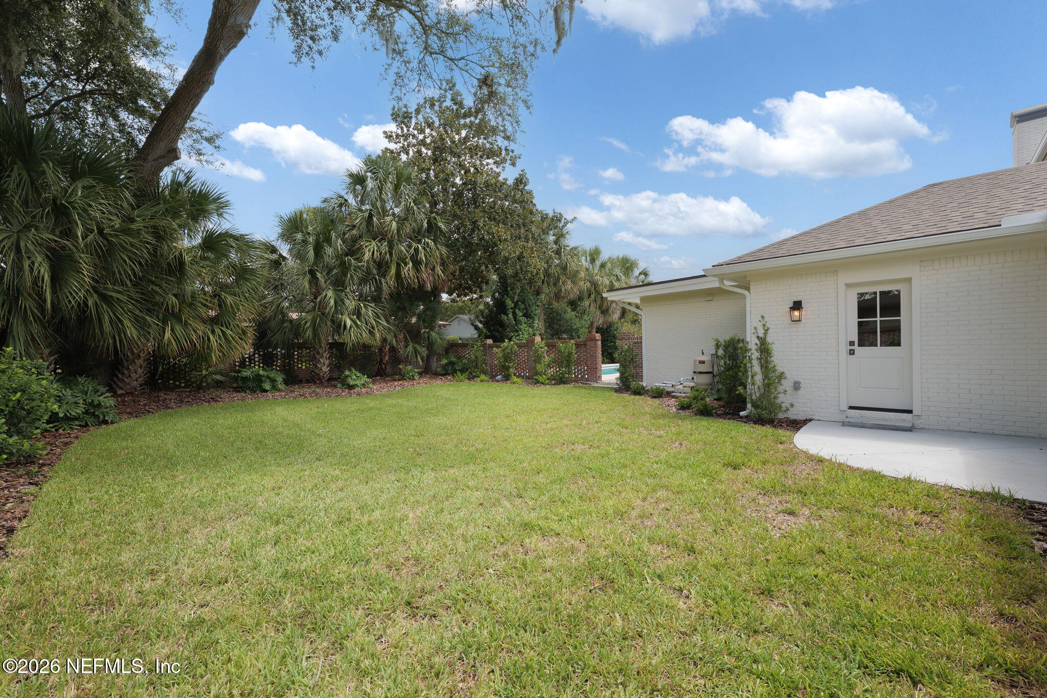 4275 POINT LA VISTA Road W