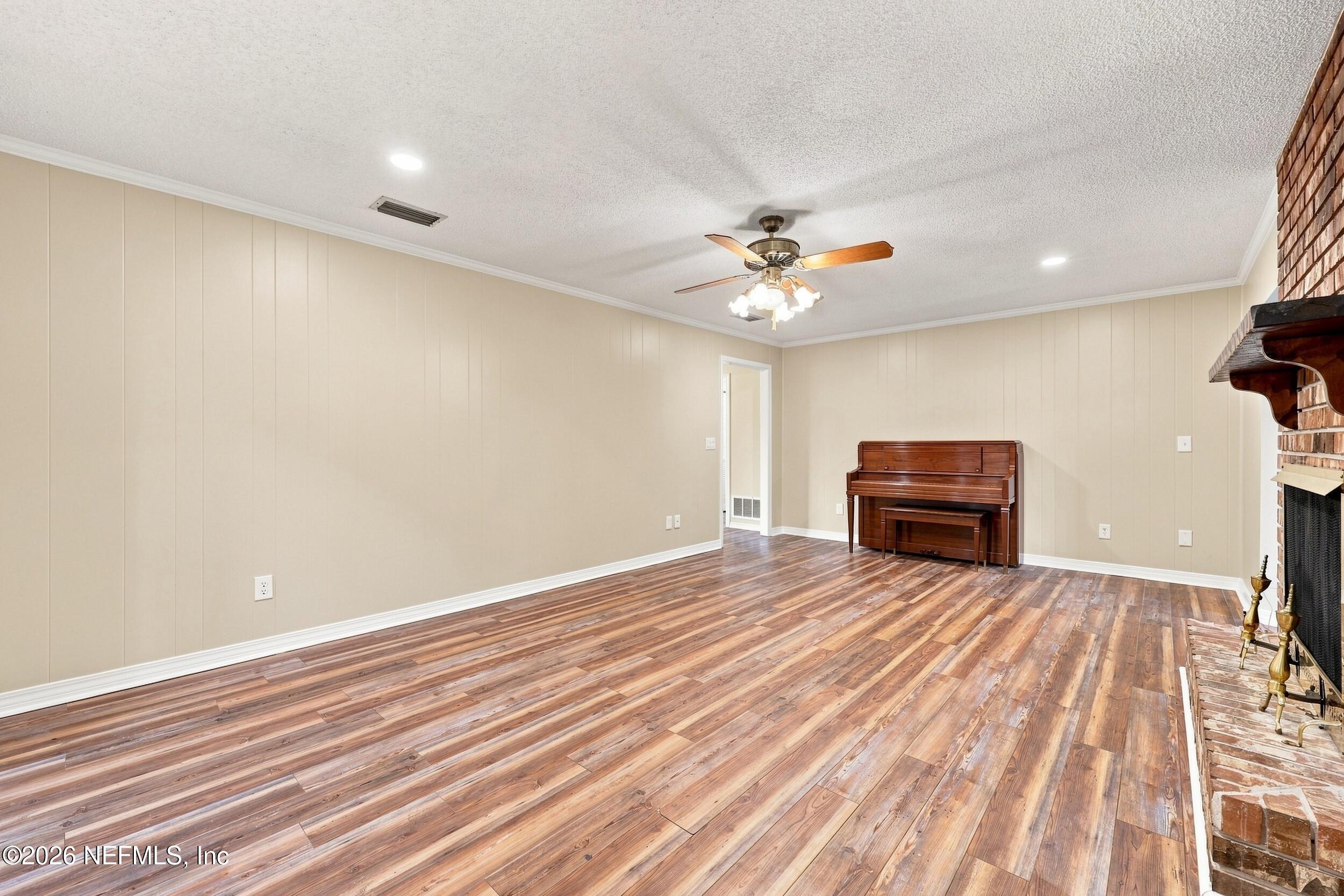 2069 MONMOUTH Circle
