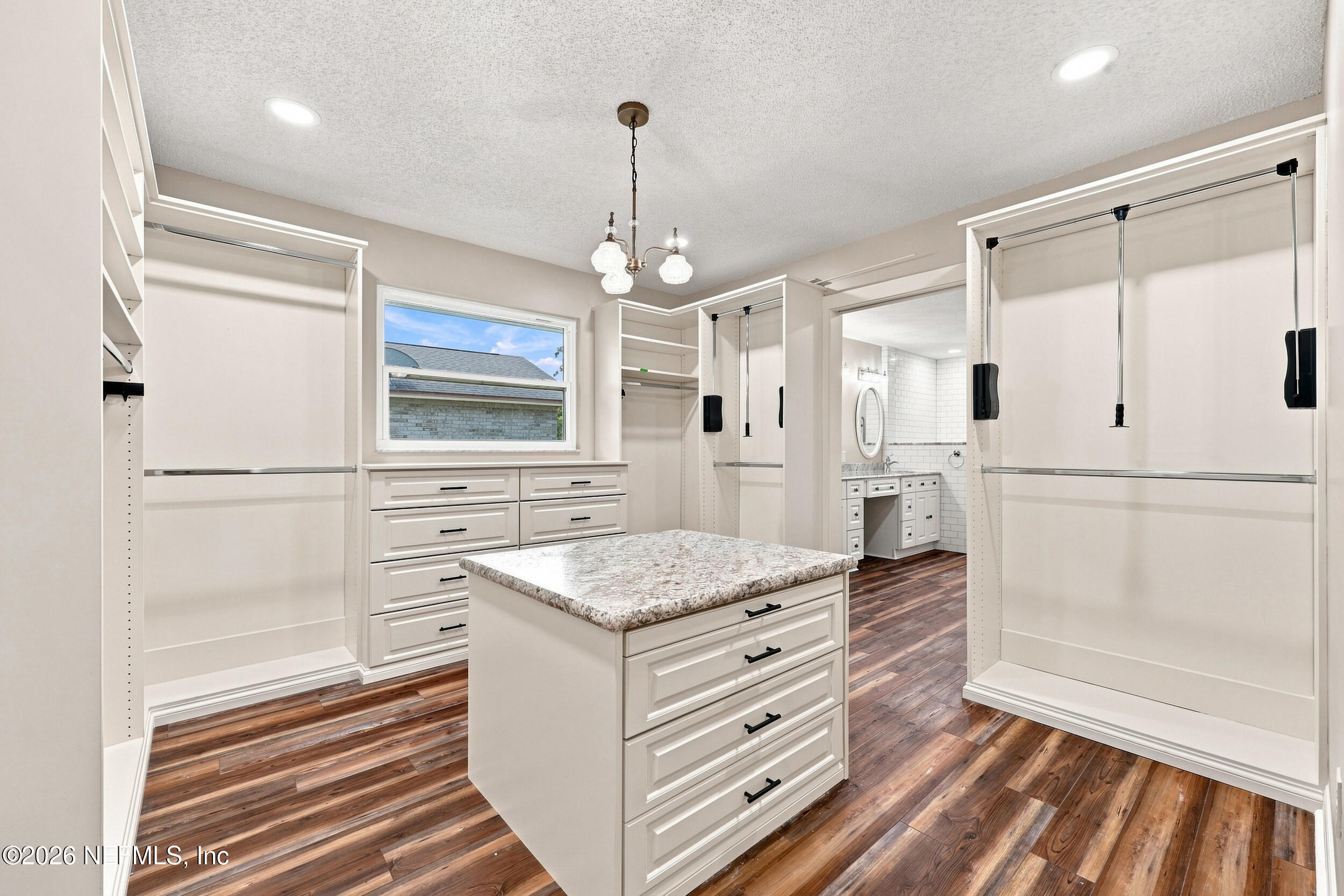 2069 MONMOUTH Circle
