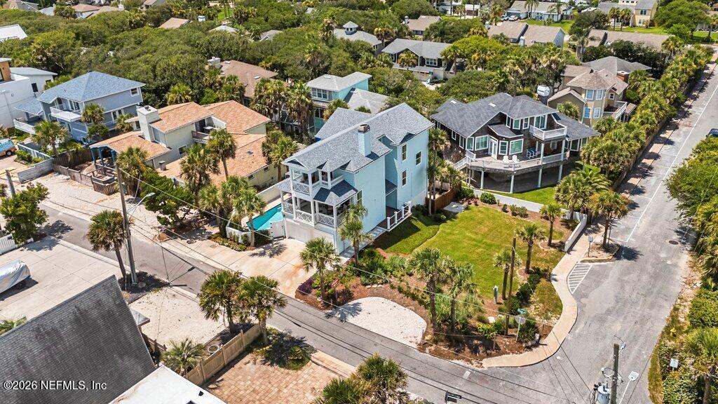 1960 BEACH Avenue