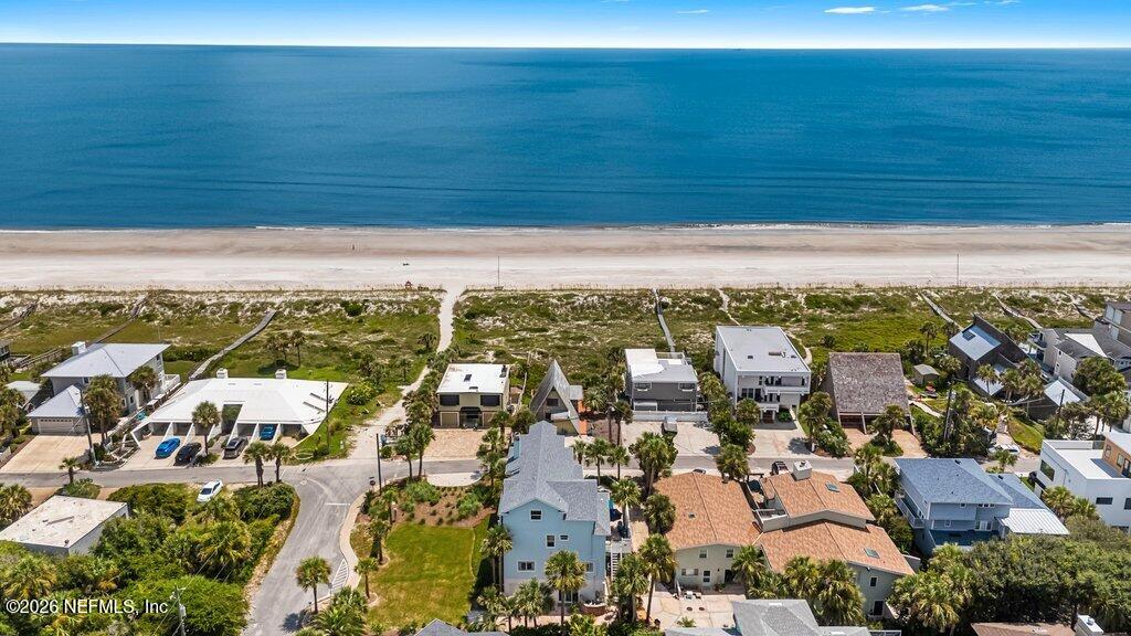 1960 BEACH Avenue