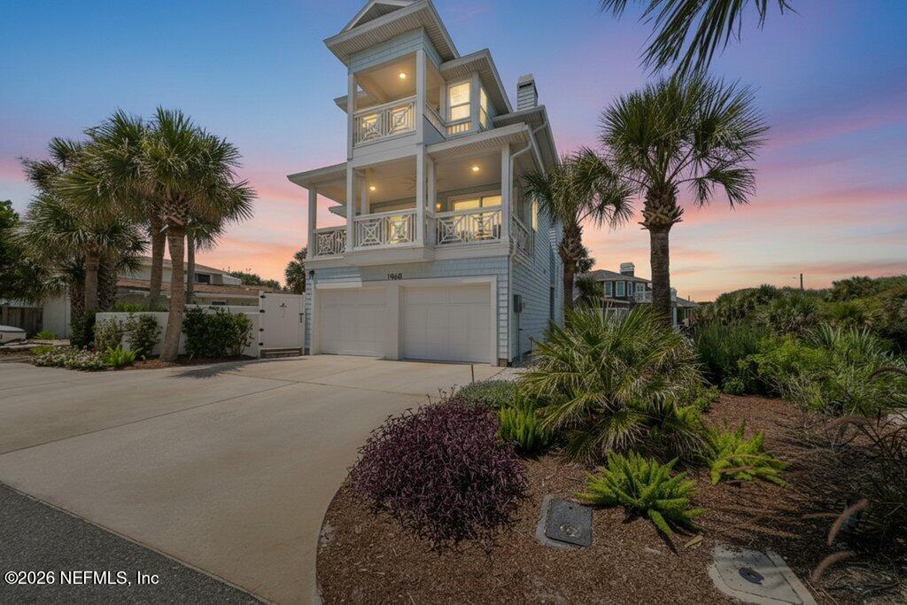 1960 BEACH Avenue
