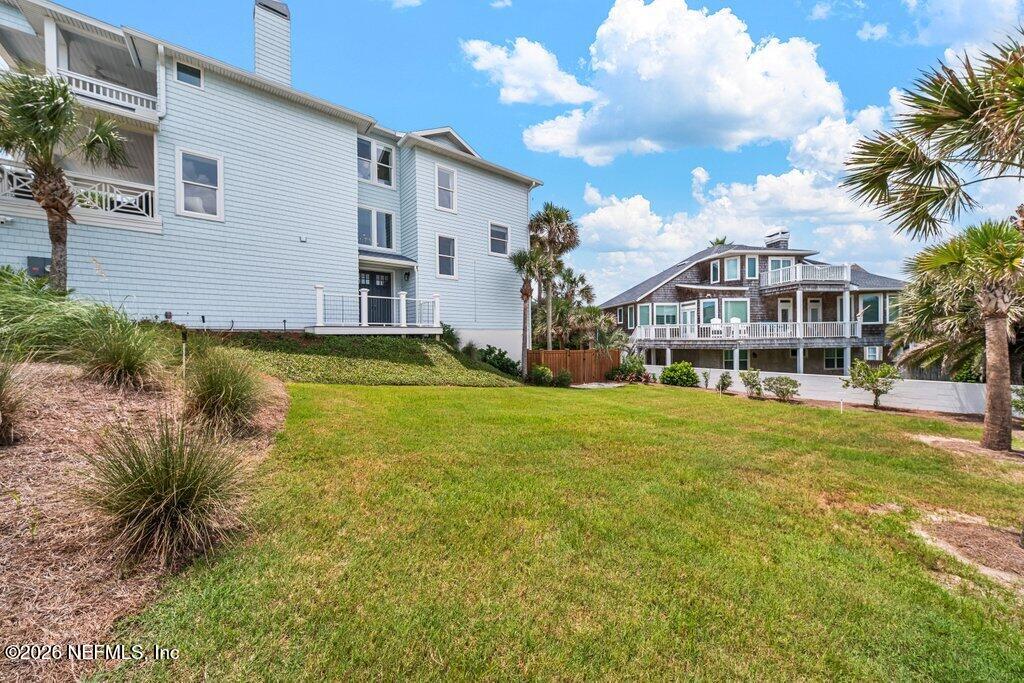 1960 BEACH Avenue