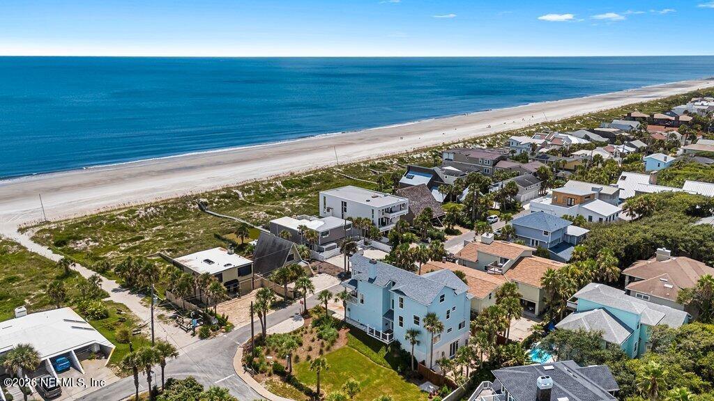 1960 BEACH Avenue