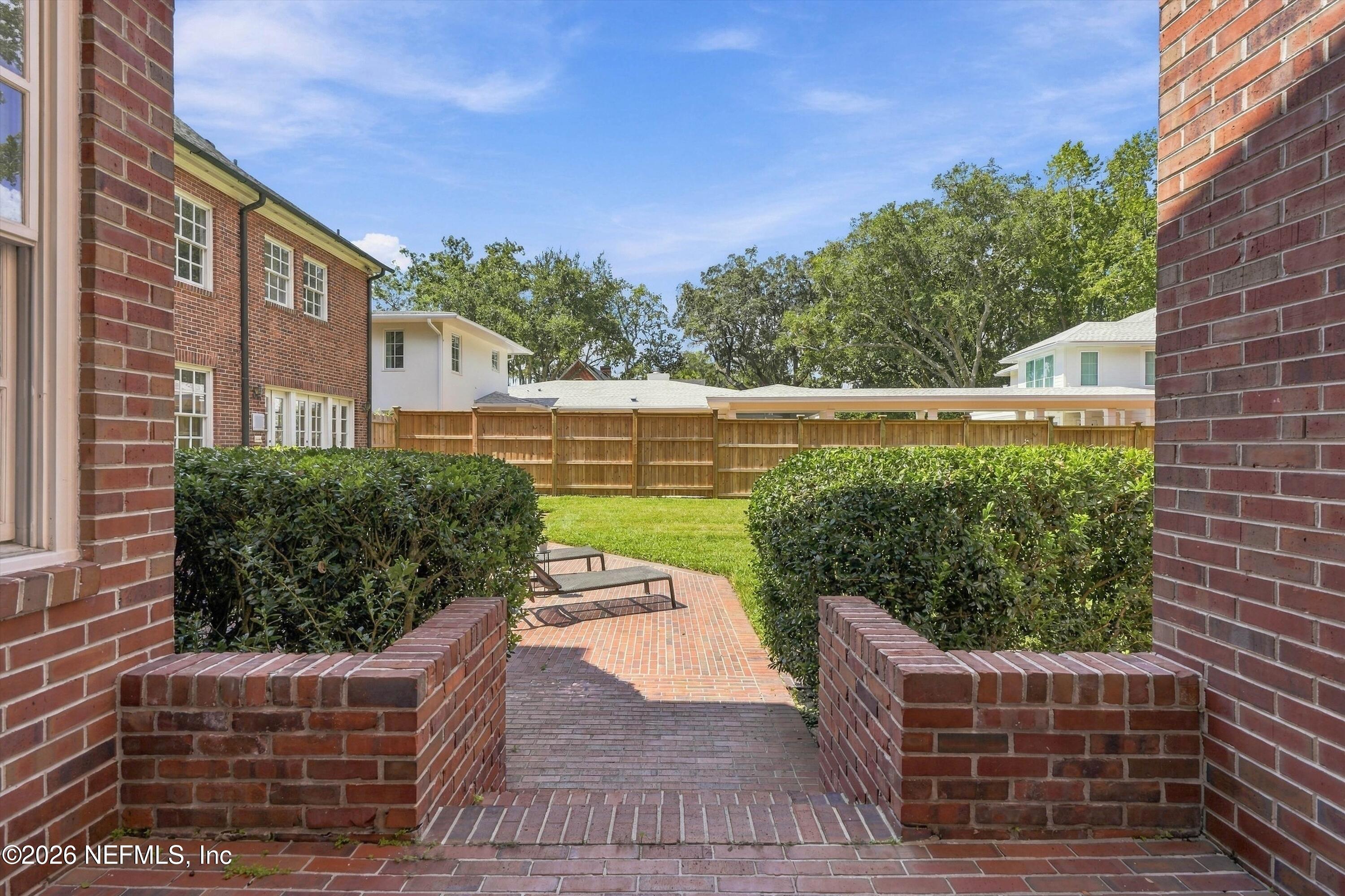 959 MAPLE Lane