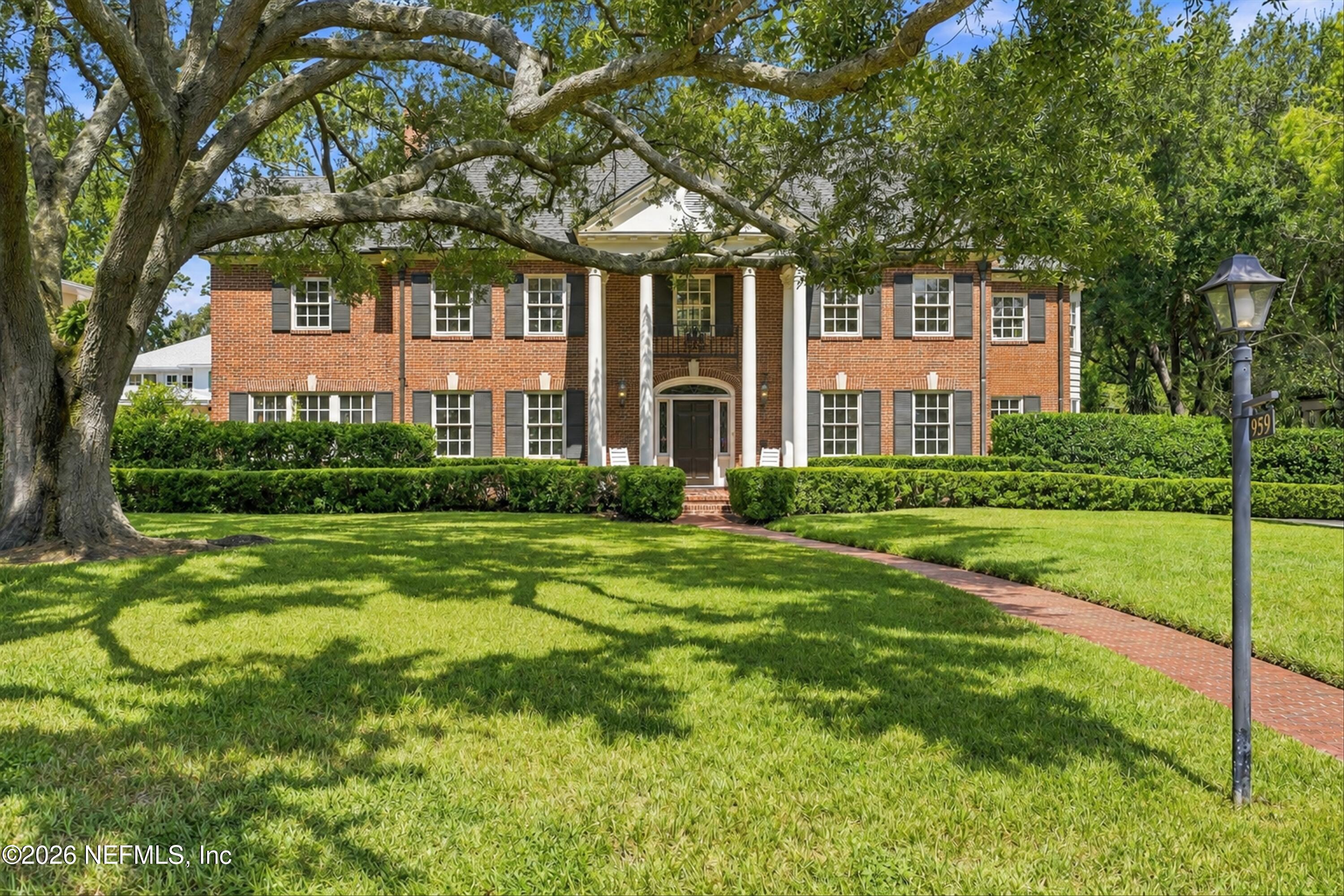 959 MAPLE Lane
