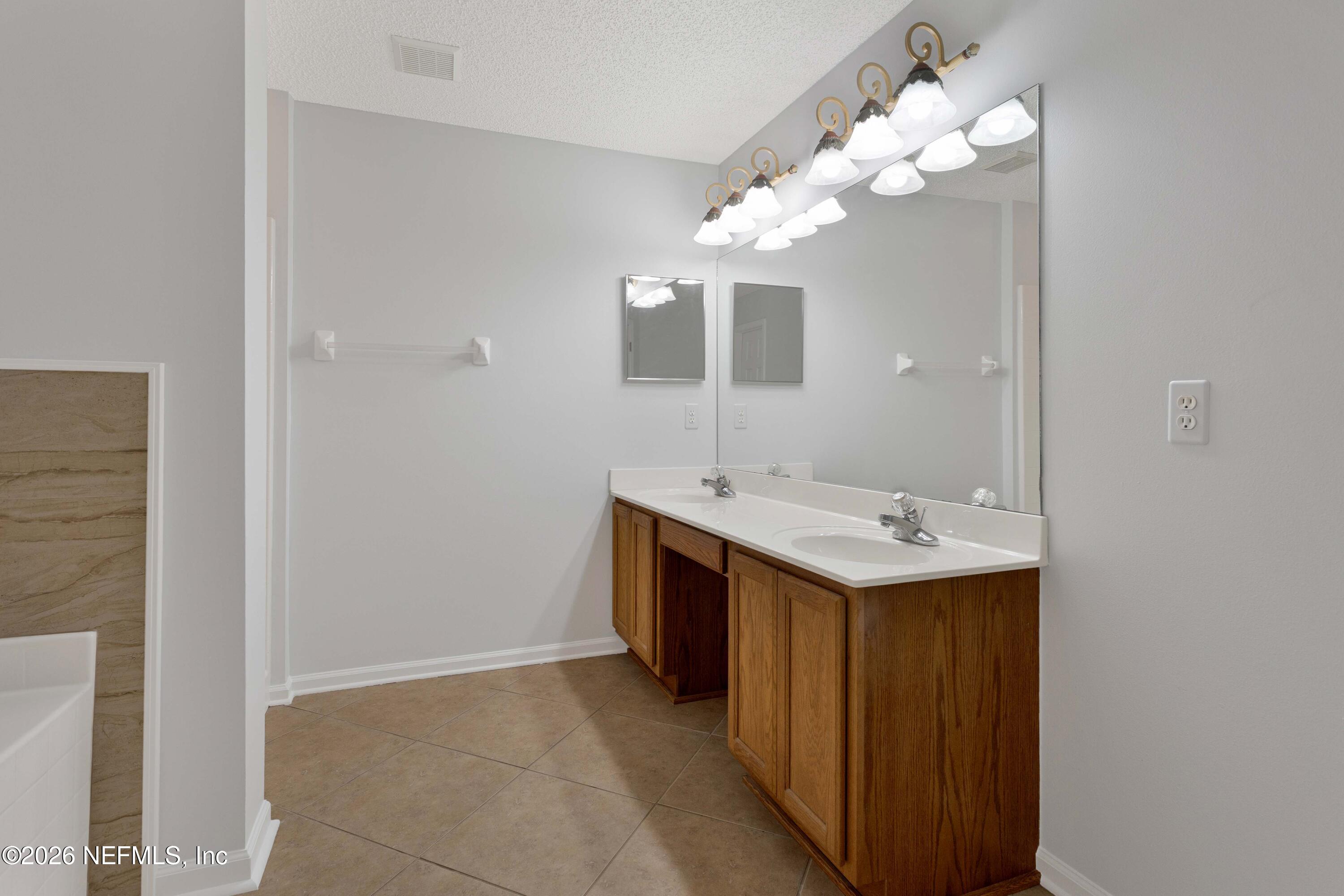 1410 RUNES Court